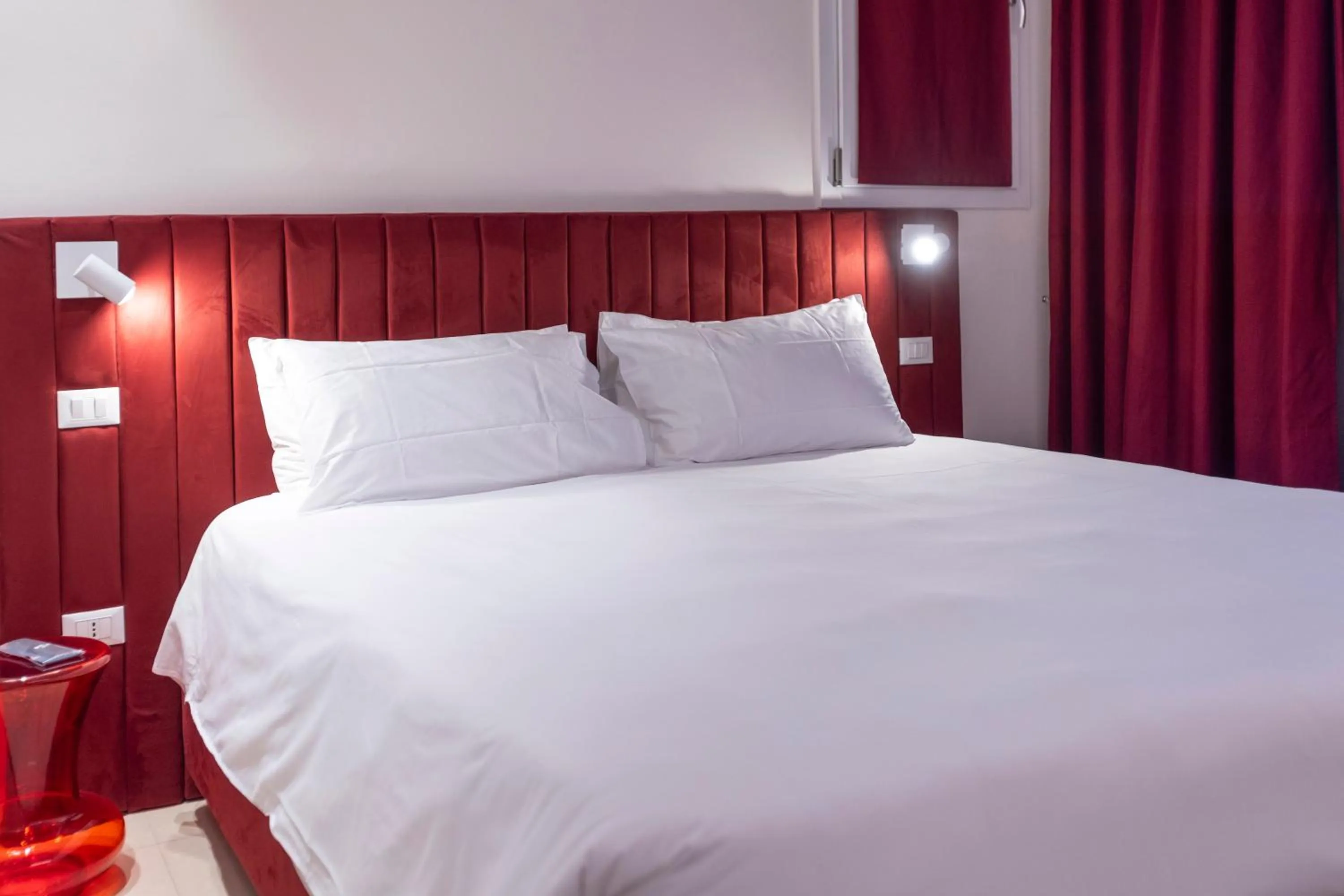 Bedroom, Bed in Opera Relais De Charme - Aparthotel