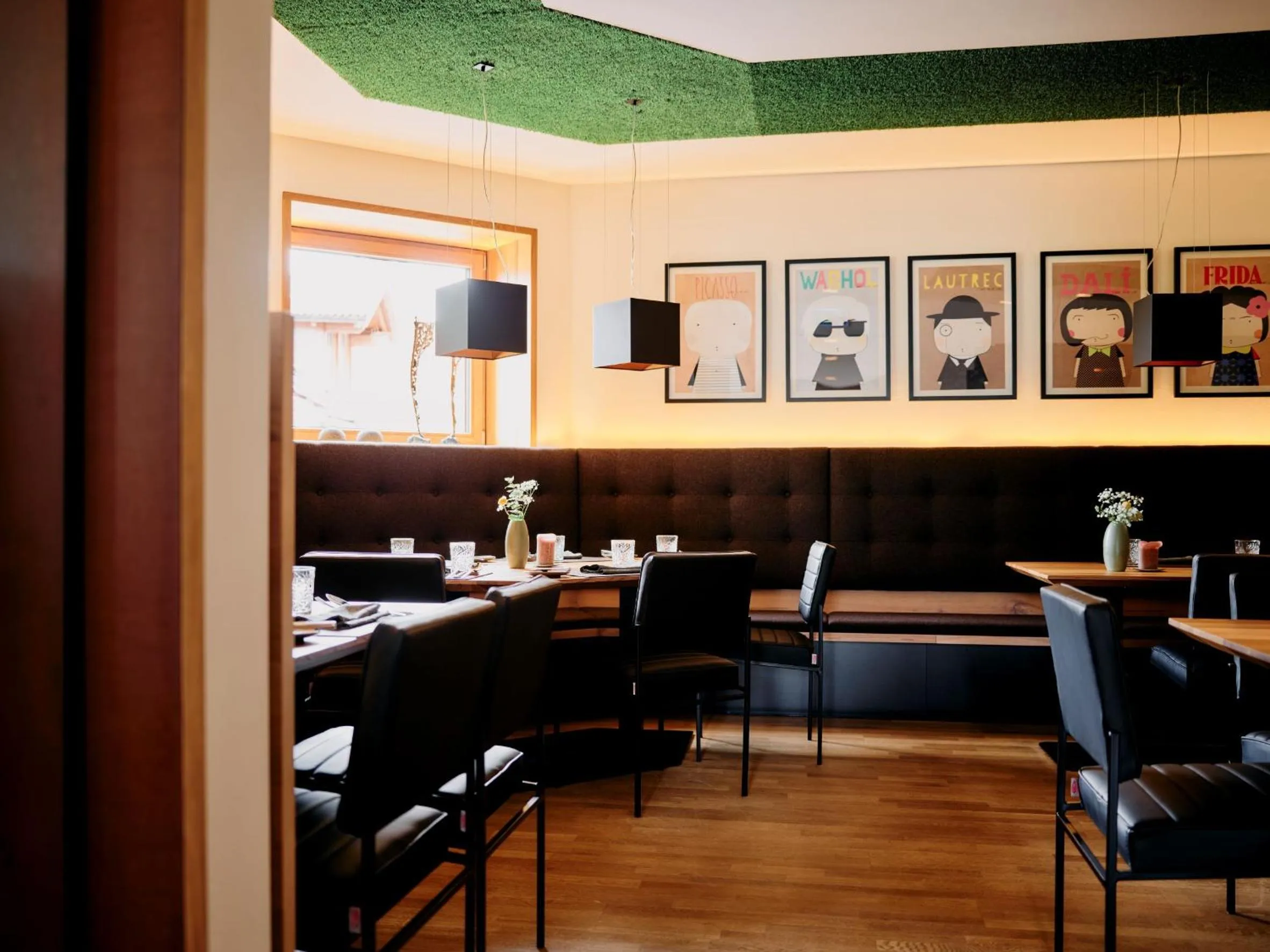 Restaurant/places to eat in ARX Guesthouse