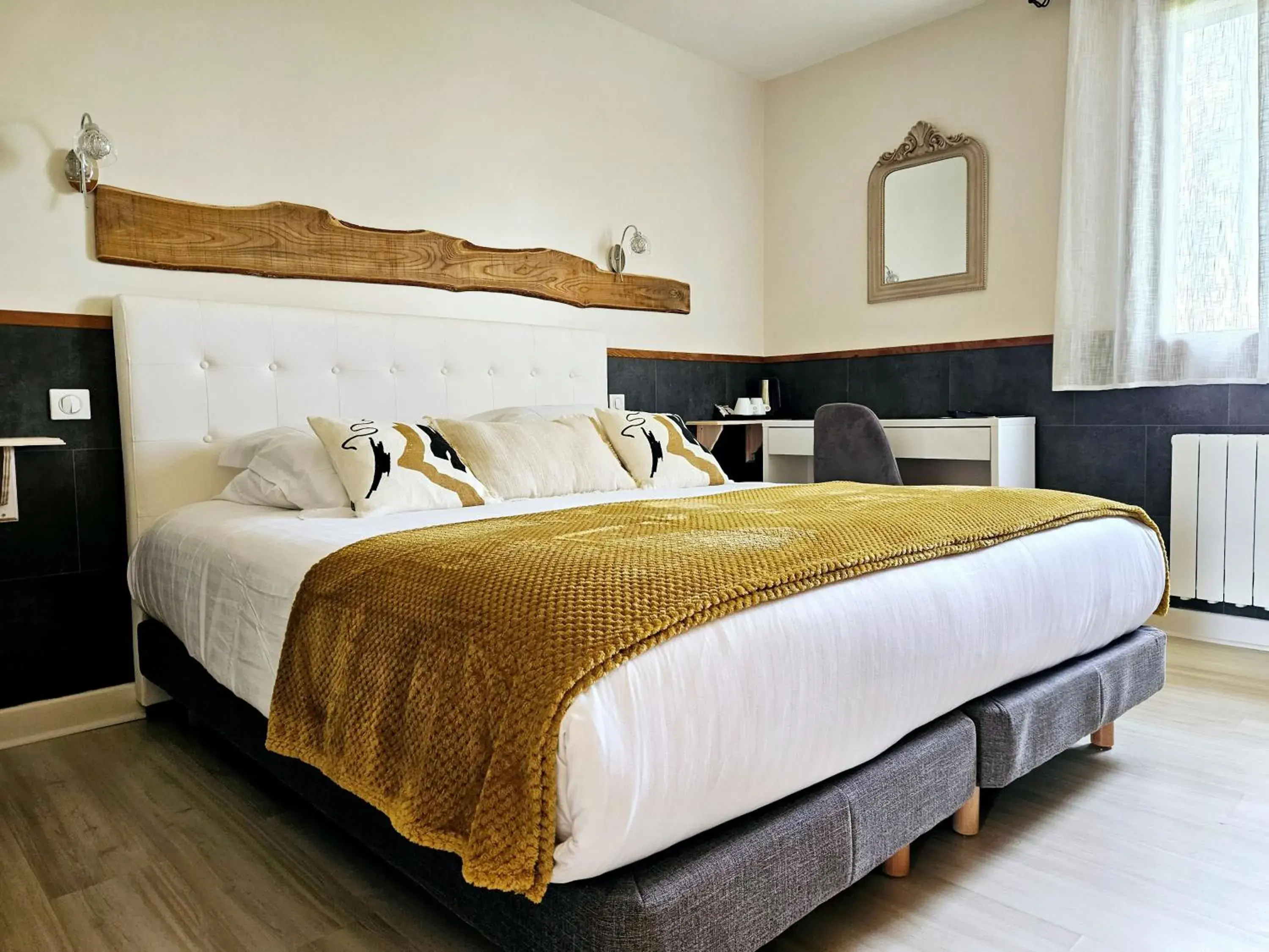 Comfort Double Room in Domaine de La Rhonie Comfort Double Room in Domaine de La Rhonie