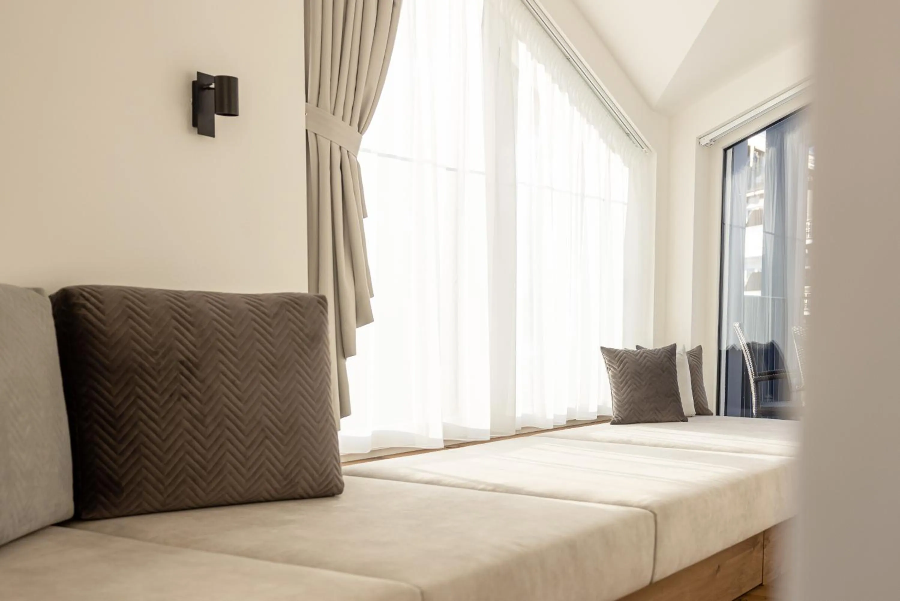 Living room, Bed in Max Mountain Apartments