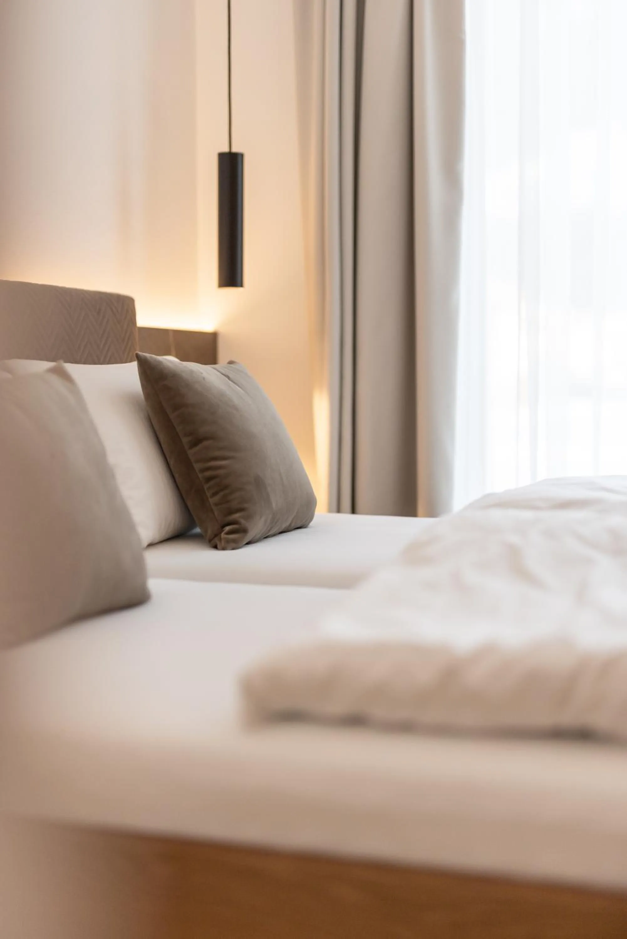 Bed in Max Mountain Apartments