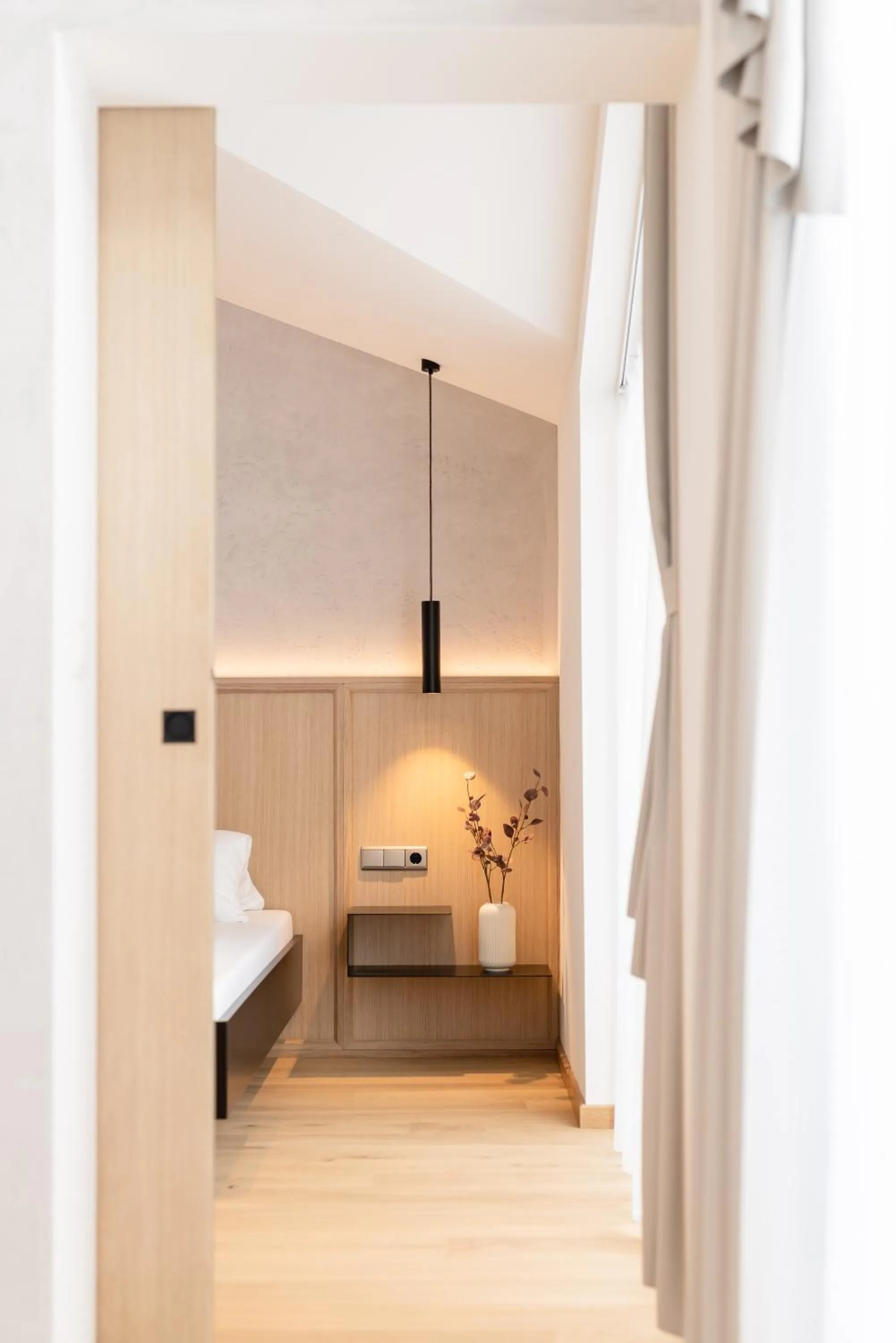 Bed in Max Mountain Apartments