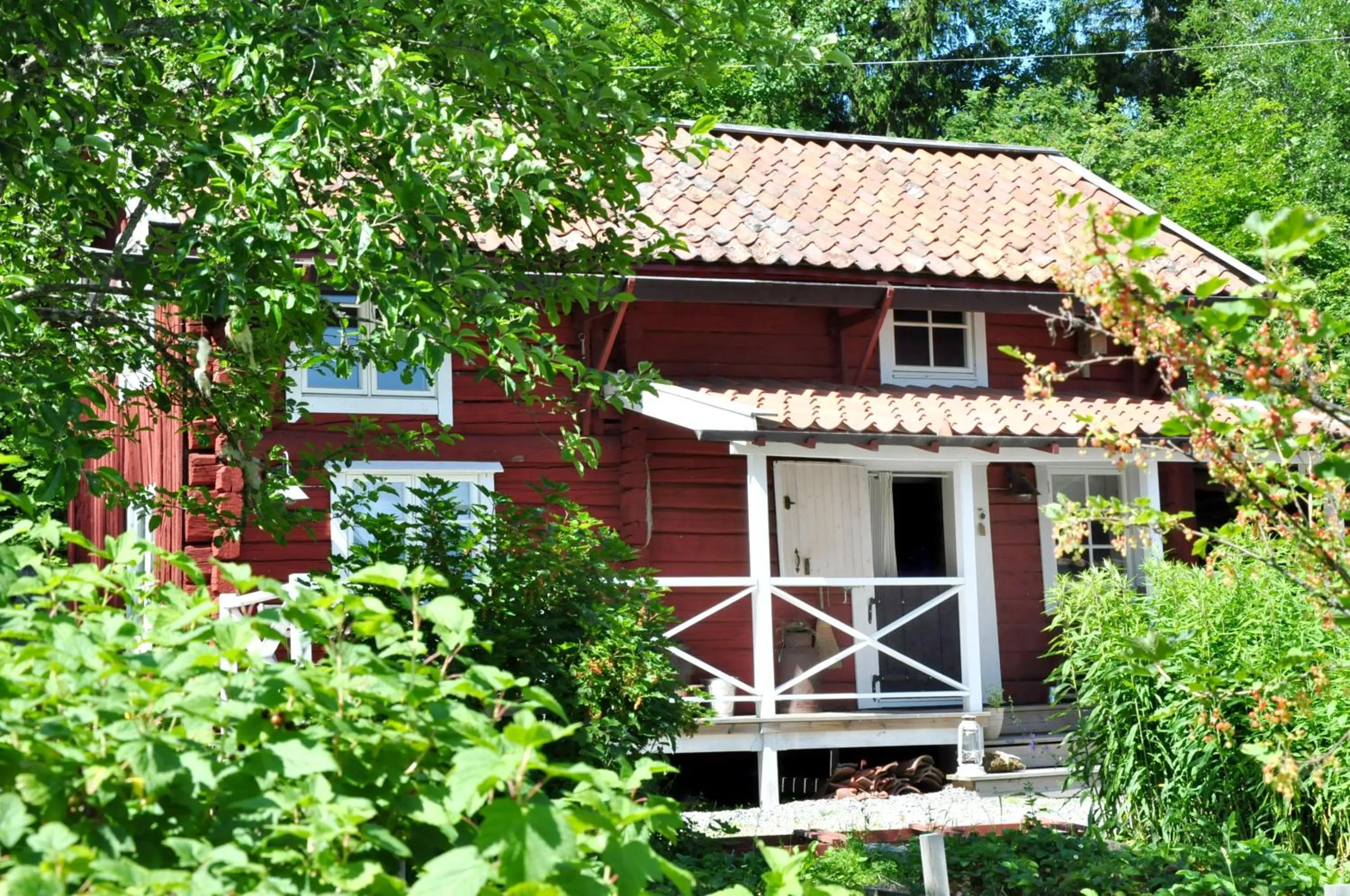 Facade/entrance in Eden's Garden Cottages