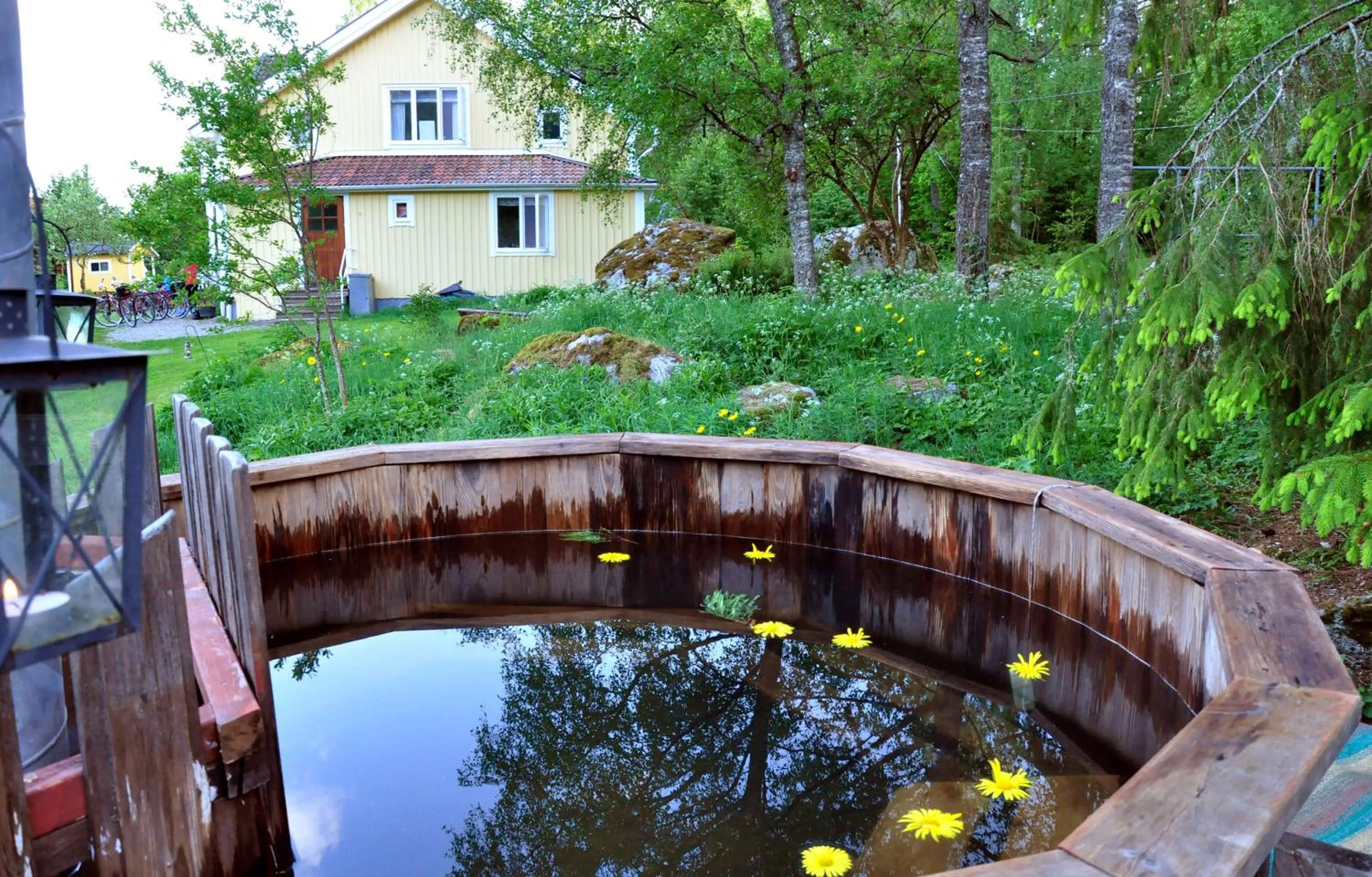 Hot Tub in Eden's Garden Cottages