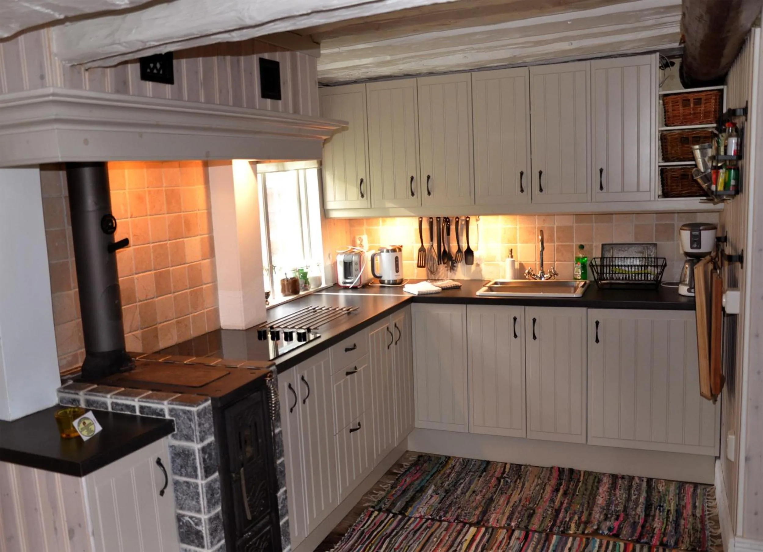Kitchen or kitchenette in Eden's Garden Cottages