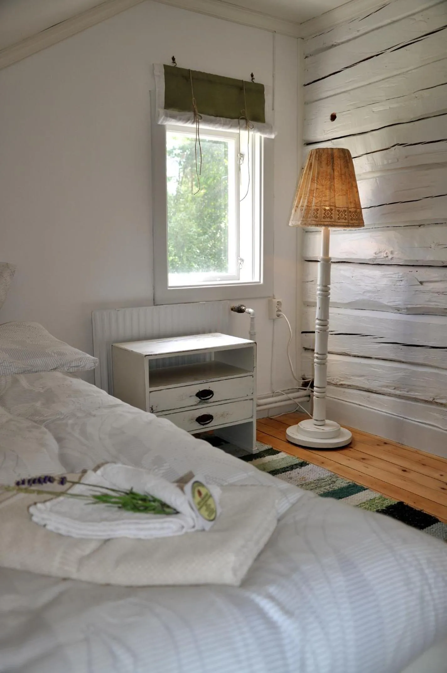 Decorative detail, Bed in Eden's Garden Cottages
