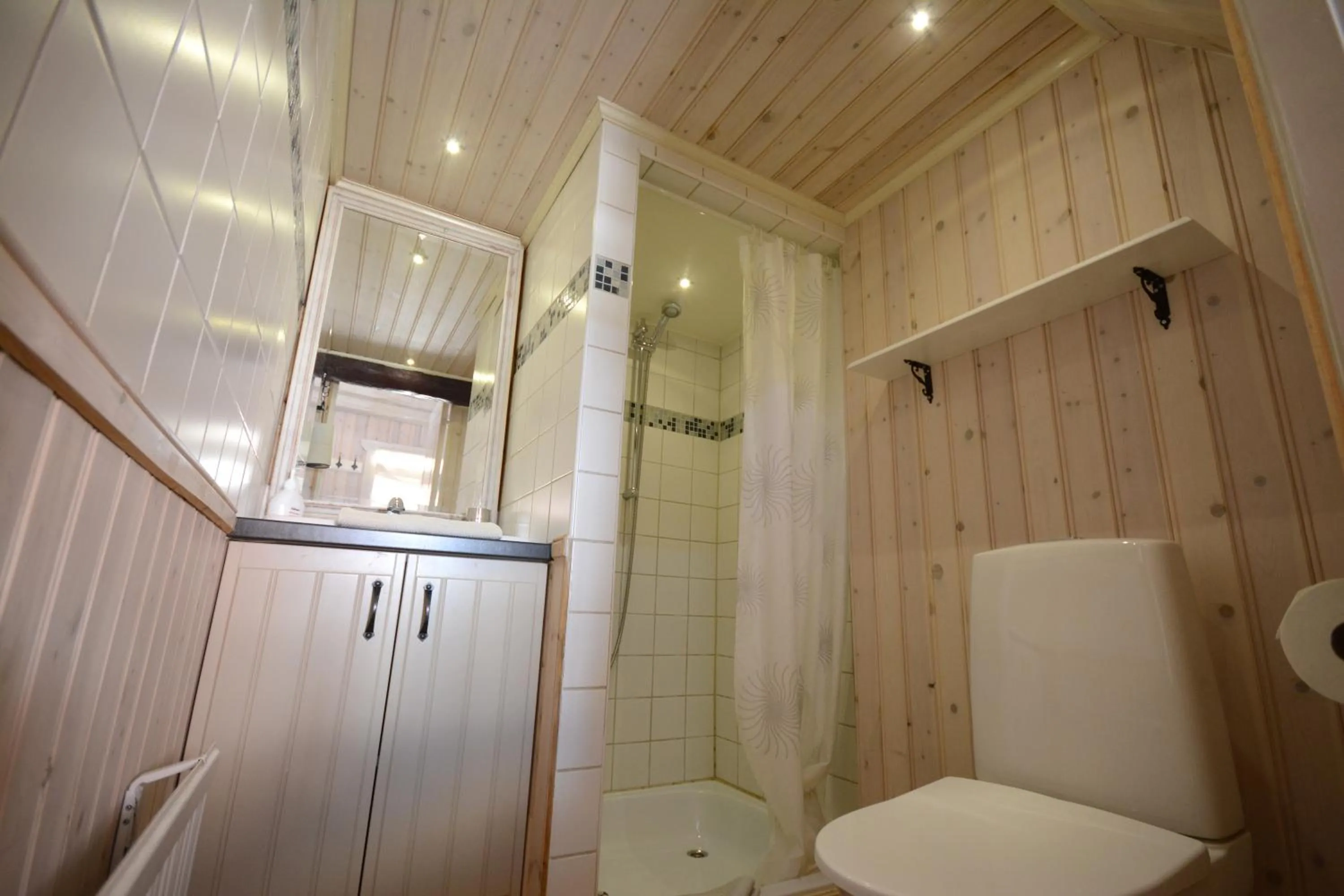 Bathroom in Eden's Garden Cottages