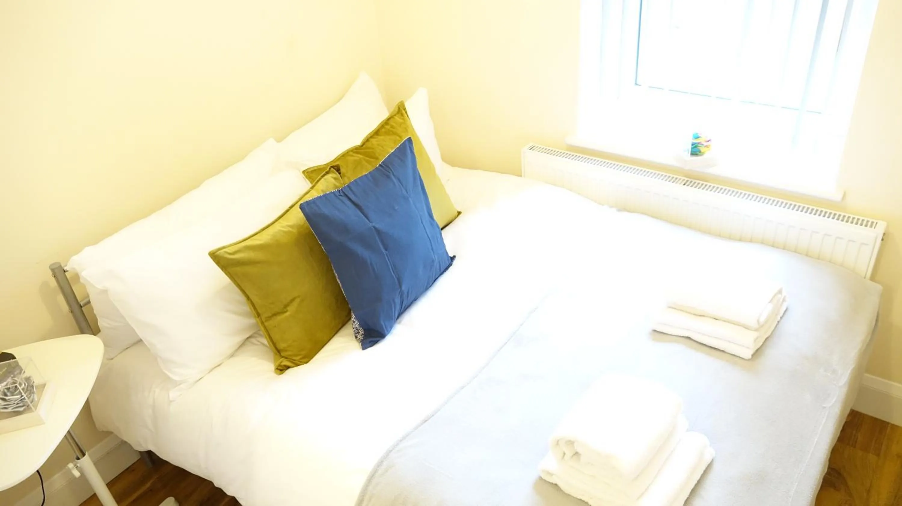 Bedroom, Bed in Heathrow Ensuite Rooms- Auto check in