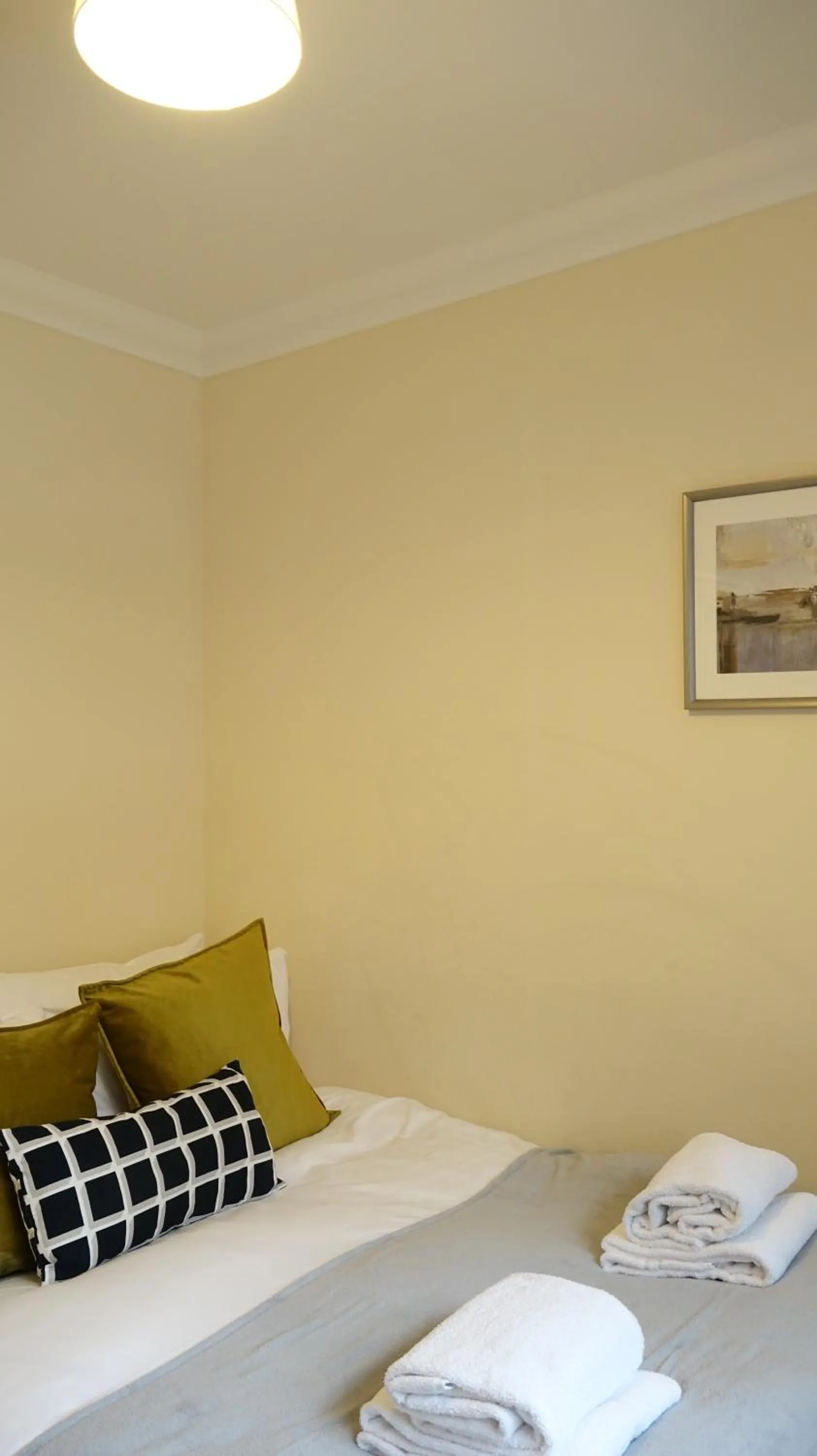 Bedroom, Bed in Heathrow Ensuite Rooms- Auto check in