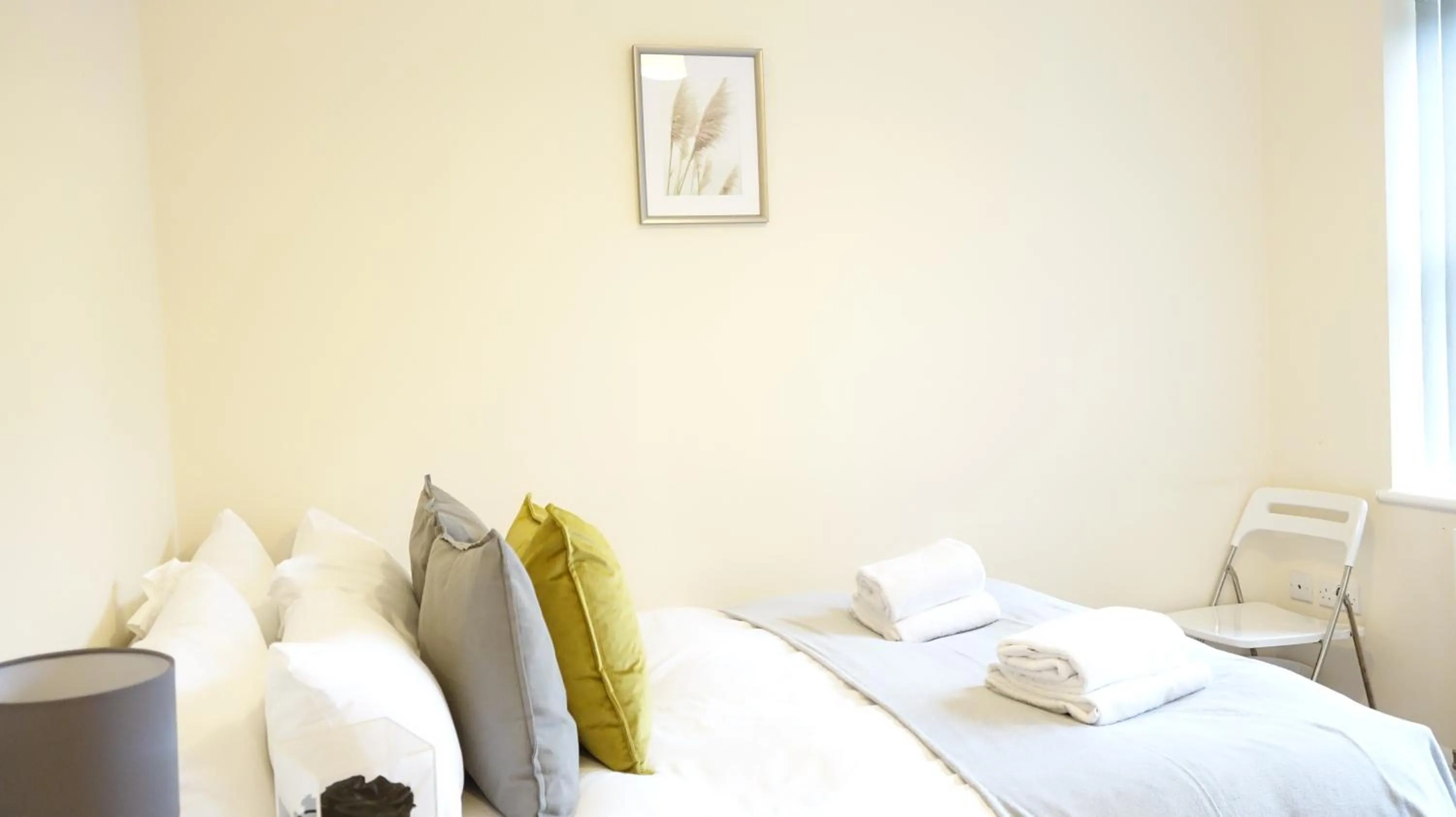 Bedroom, Bed in Heathrow Ensuite Rooms- Auto check in