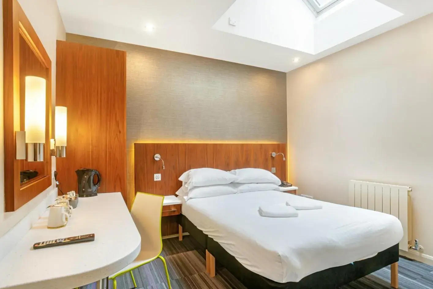 Photo of the whole room, Bed in The Place Hotel Photo of the whole room, Bed in The Place Hotel