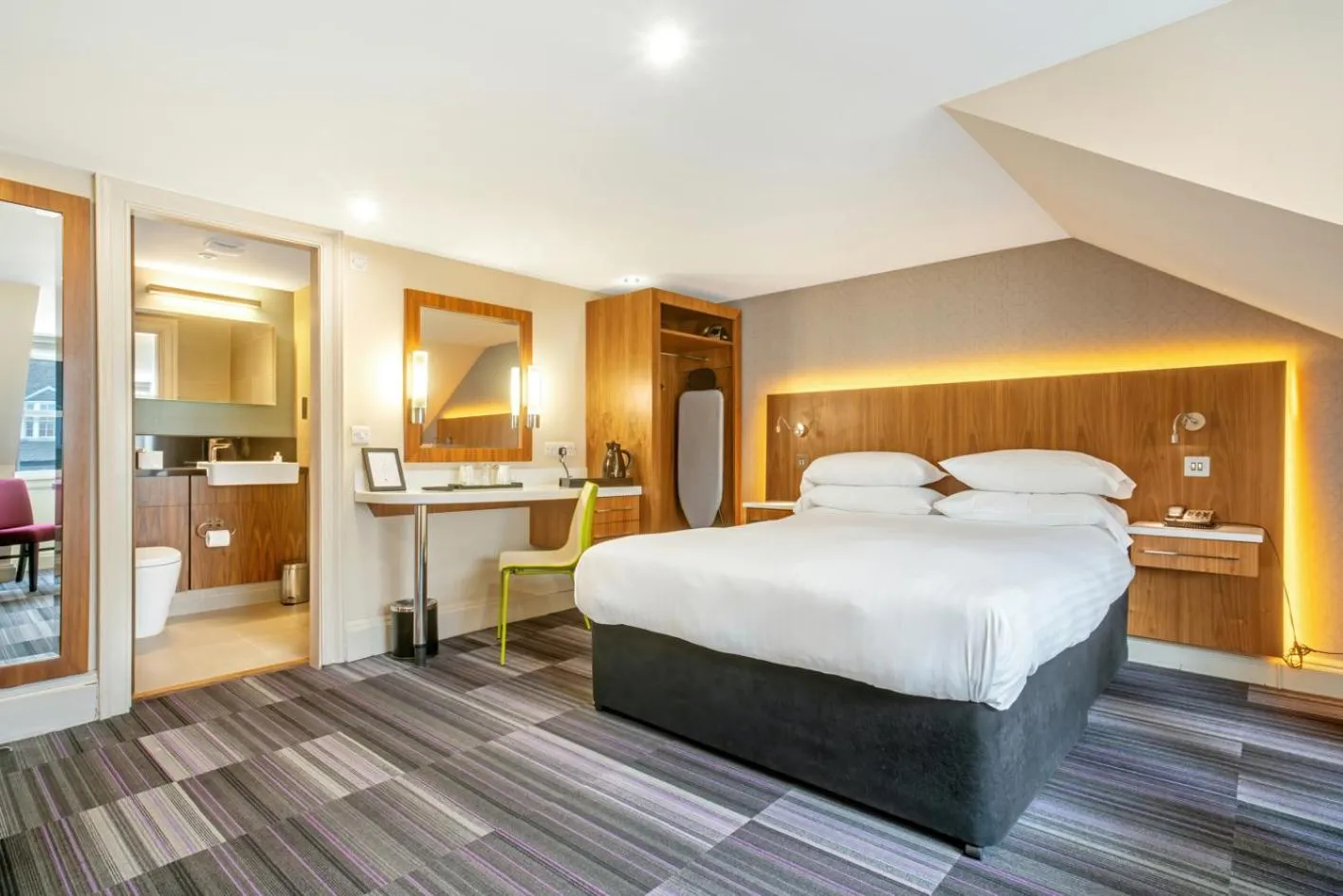 Photo of the whole room, Bed in The Place Hotel