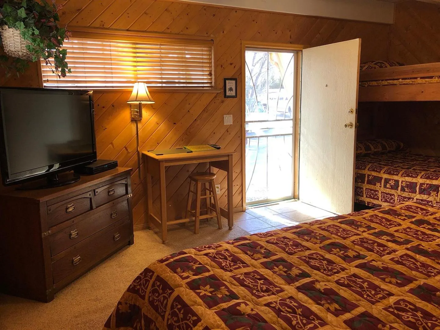 Bed in Giant Oaks Lodge