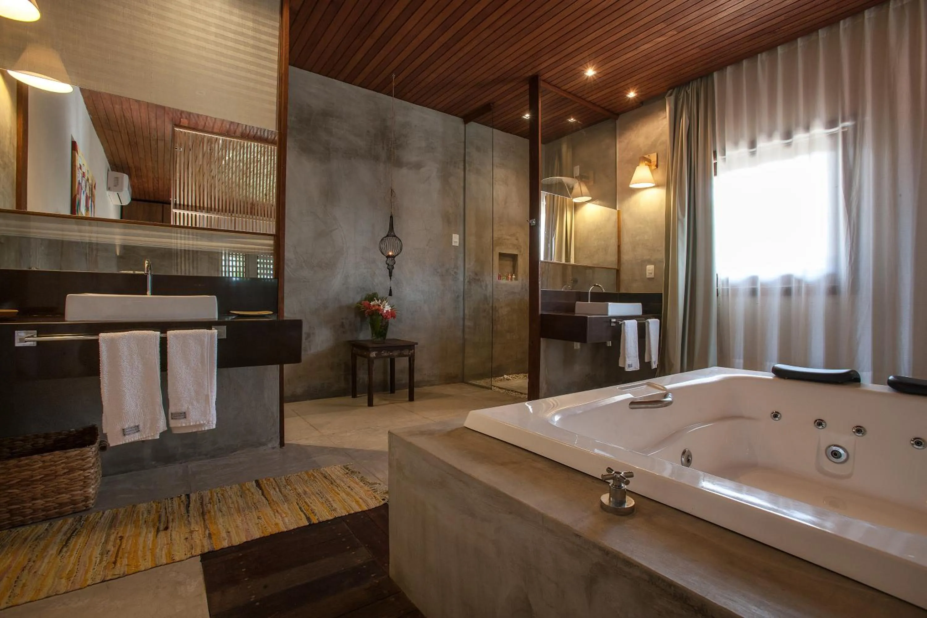 Hot Tub in Hotel Villaggio Tudo Bom