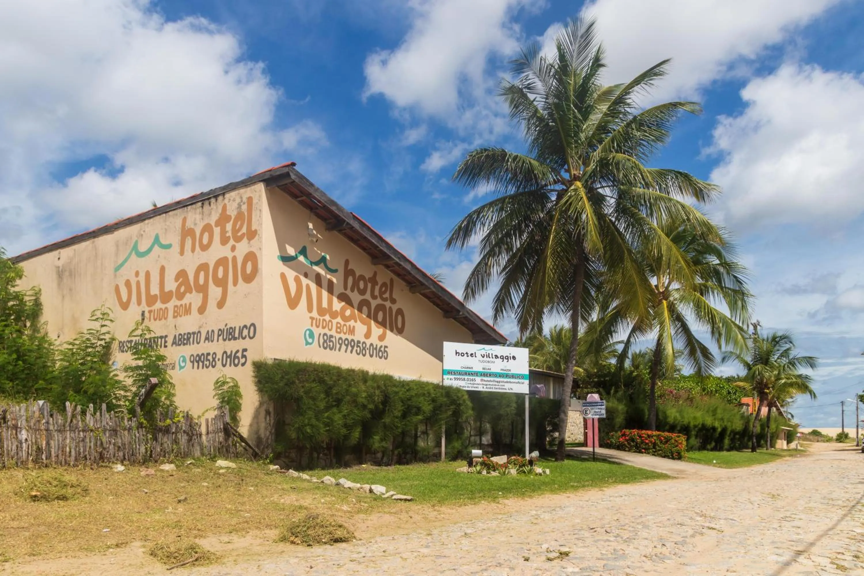 Facade/entrance in Hotel Villaggio Tudo Bom