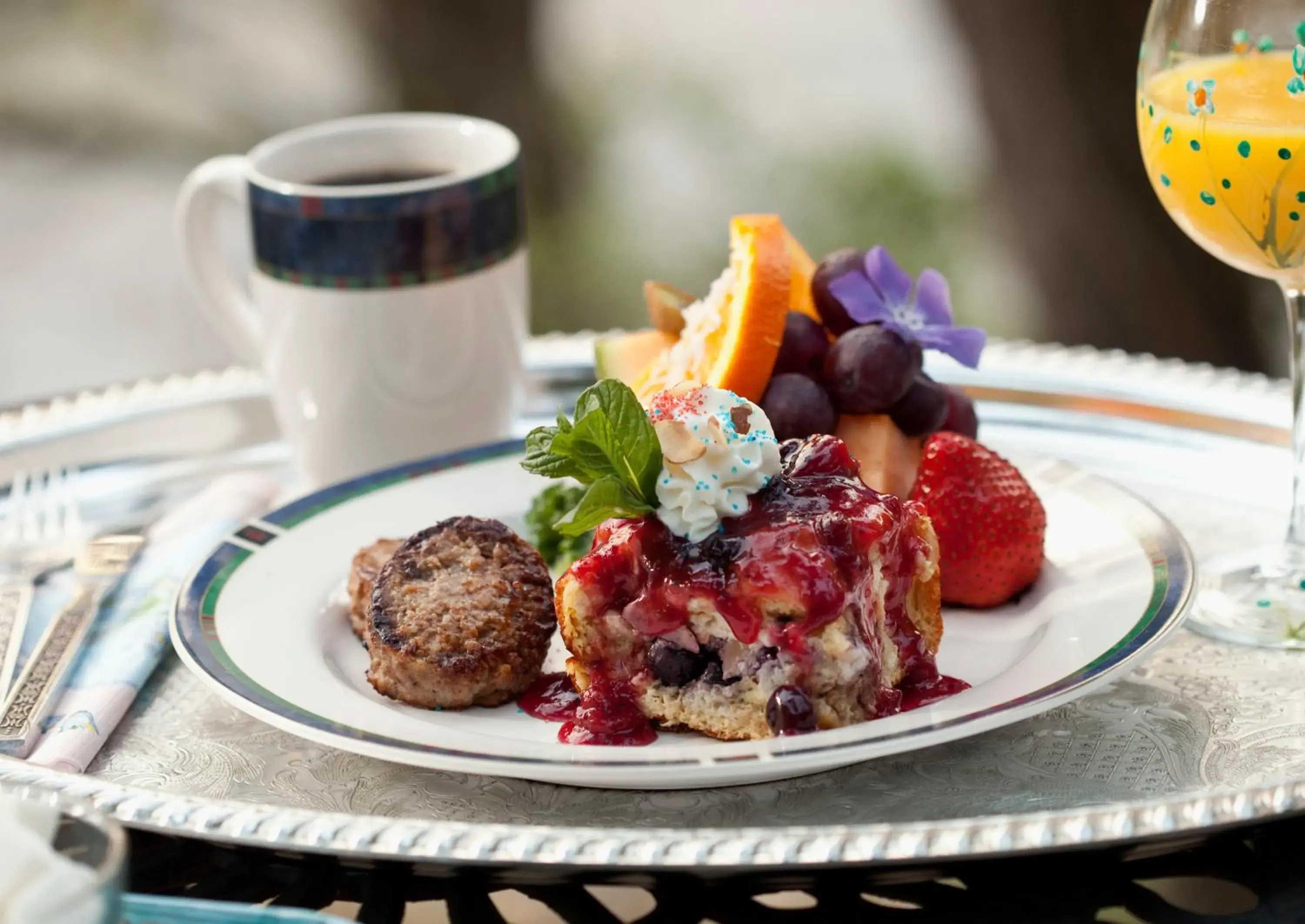 Sarah Bernhardt in Cliff Cottage Inn, Downtown Bed & Breakfast Sarah Bernhardt in Cliff Cottage Inn, Downtown Bed & Breakfast