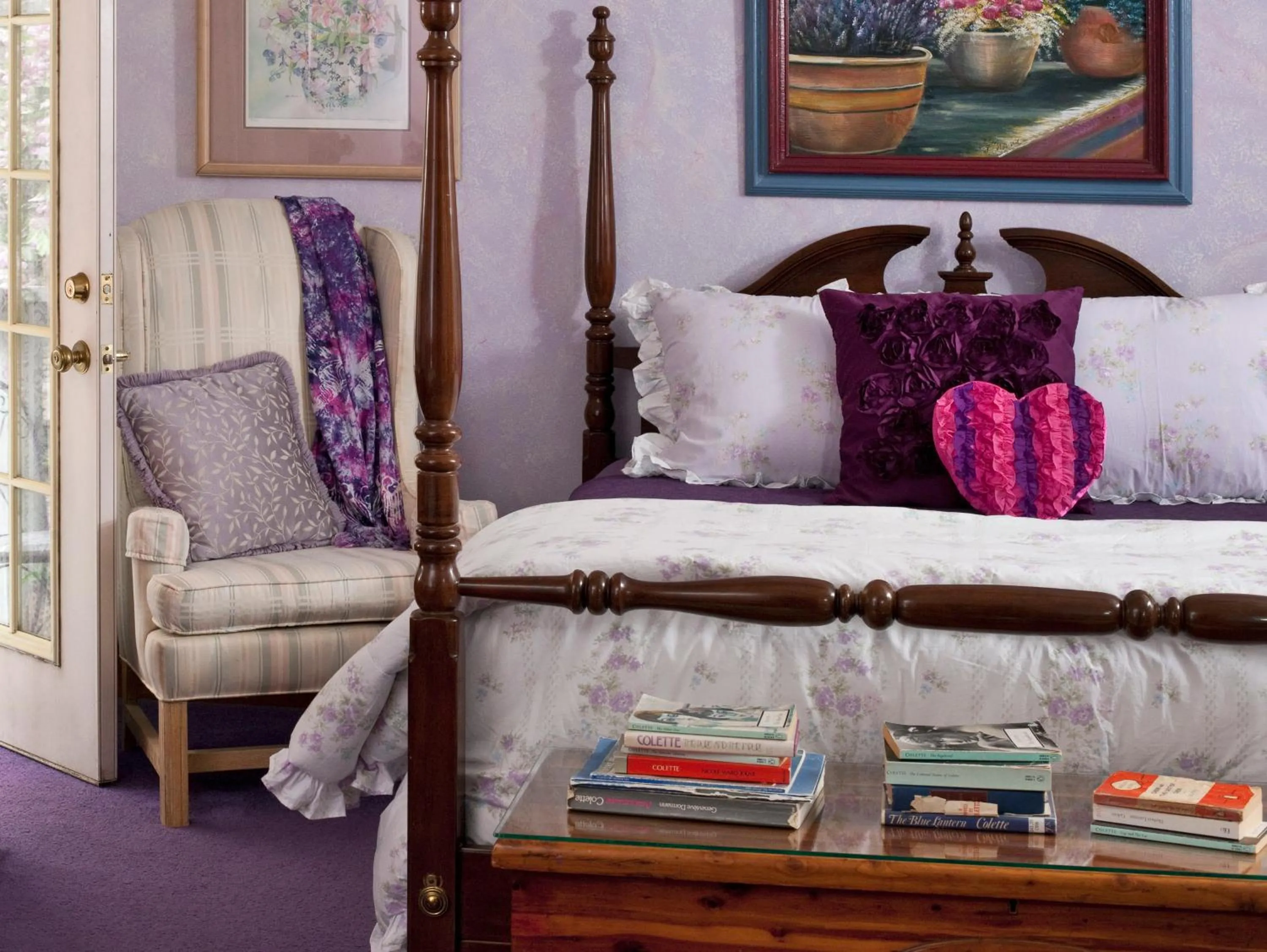 Bed in Cliff Cottage Inn, Downtown Bed & Breakfast