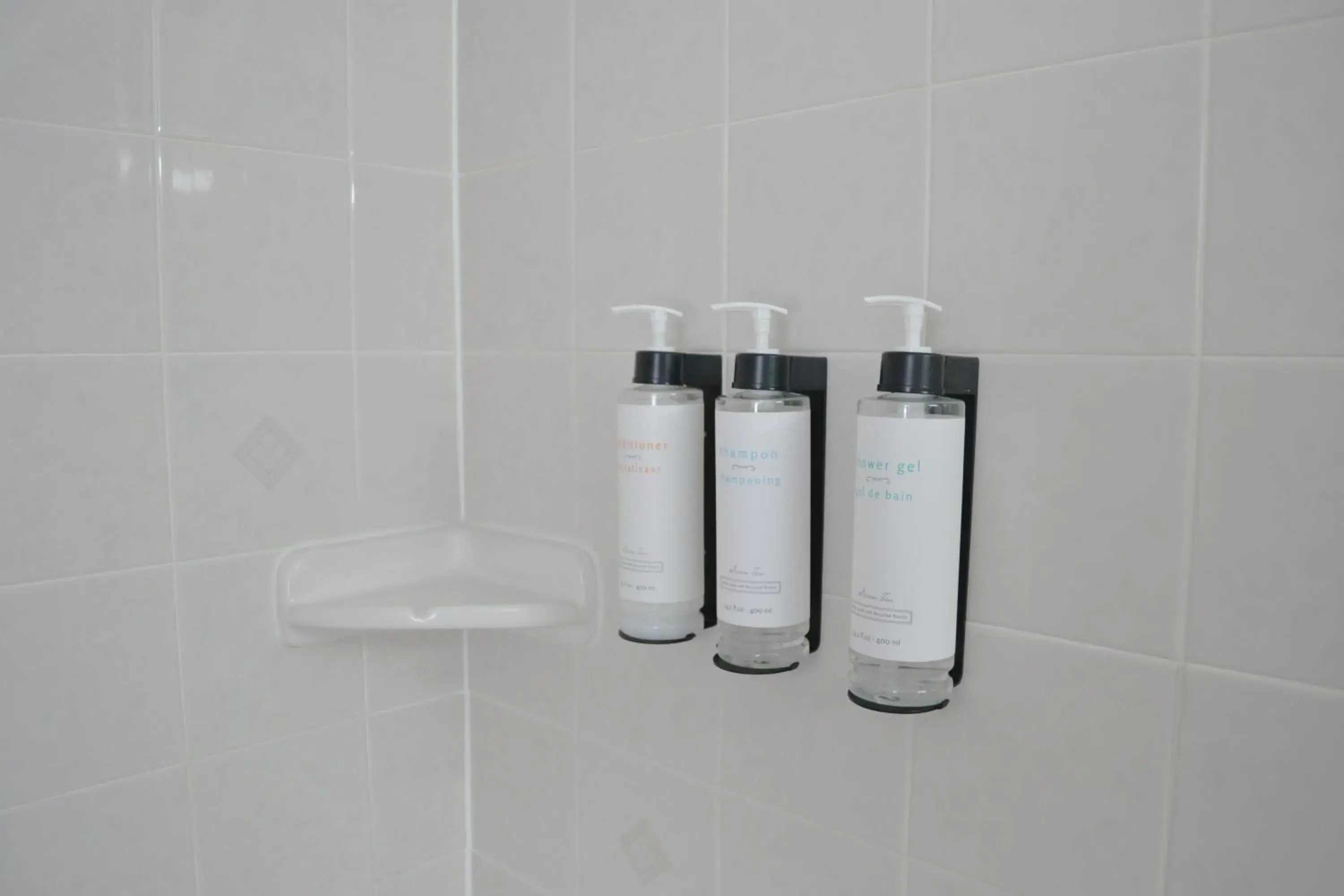 Bathroom in Motel 6 Campbellford, ON Bathroom in Motel 6 Campbellford, ON