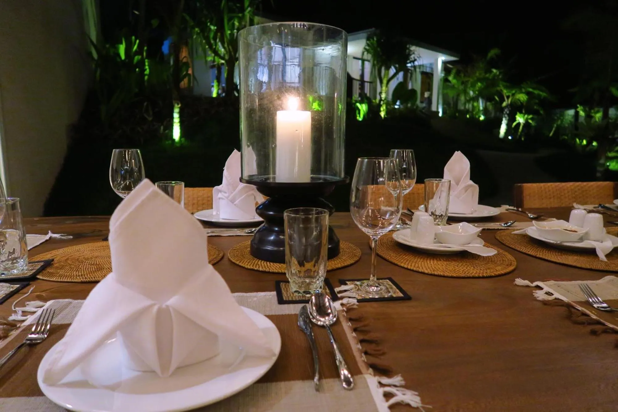 Restaurant/places to eat in Alta Vista Mountain Villa Bali