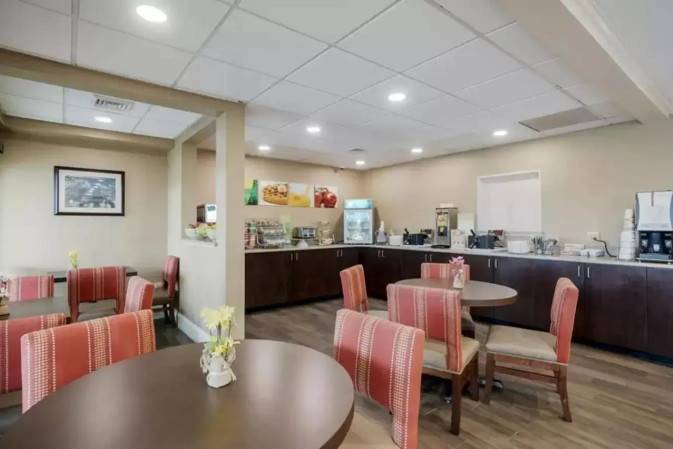 Breakfast in Quality Inn & Suites Oceanblock Breakfast in Quality Inn & Suites Oceanblock