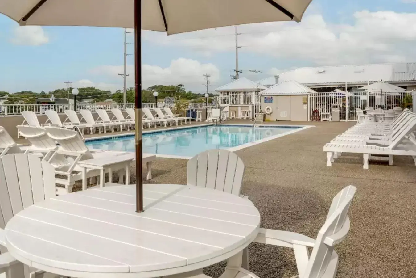 Swimming pool in Quality Inn & Suites Oceanblock Swimming pool in Quality Inn & Suites Oceanblock
