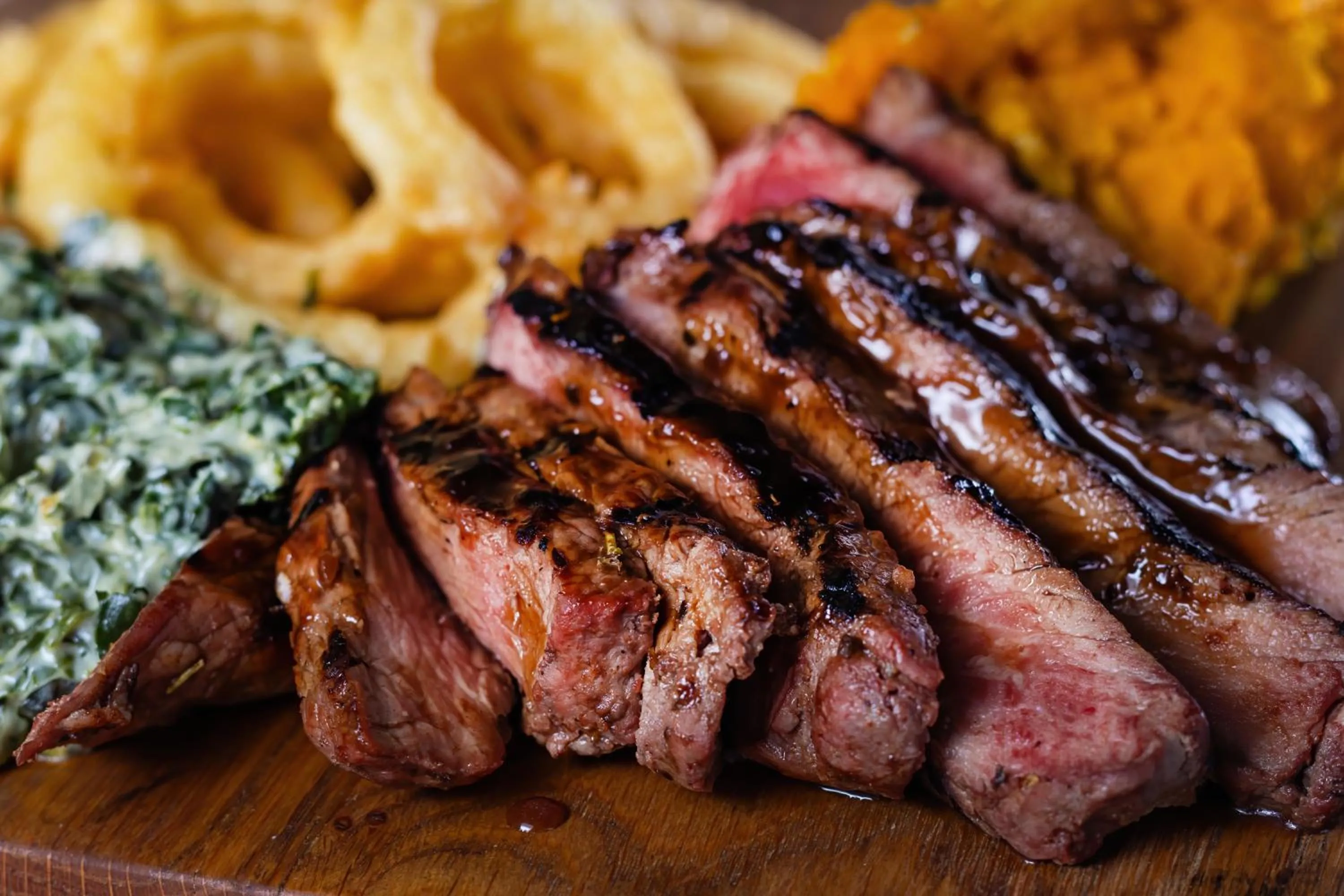 Restaurant/places to eat in Three Rivers Lodge and Villas