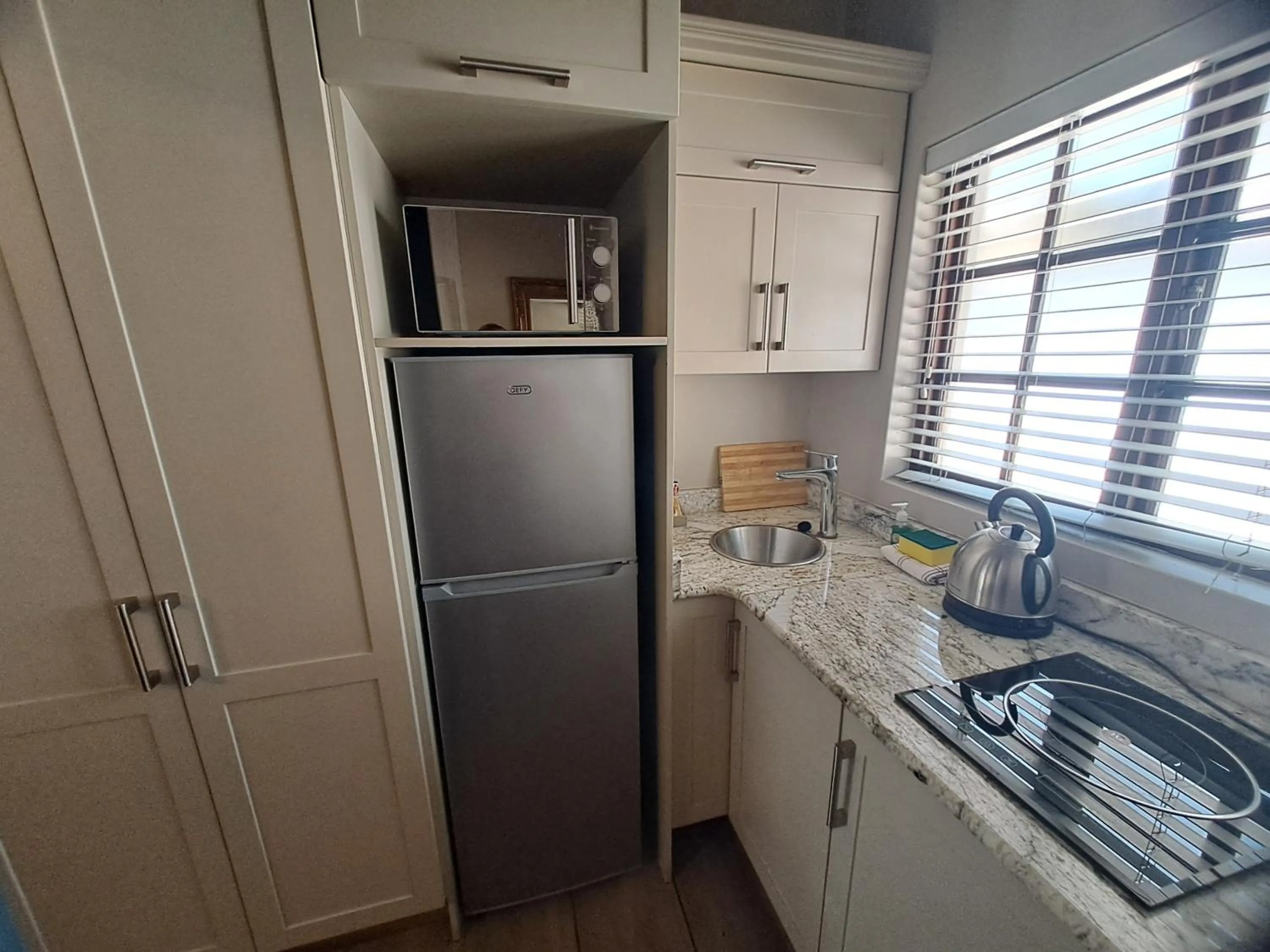 Restaurant/places to eat in Three Rivers Lodge and Villas