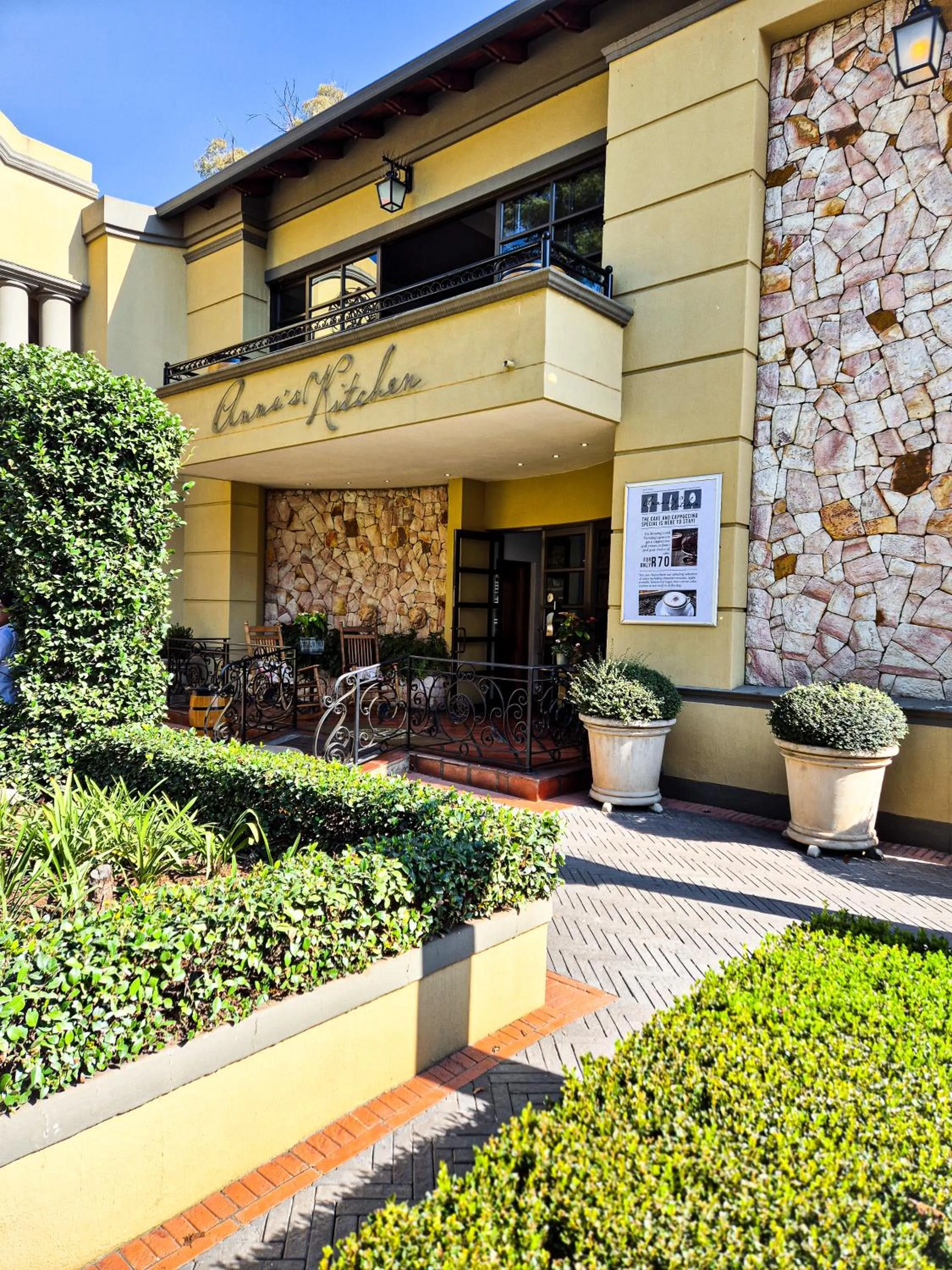 Restaurant/places to eat in Three Rivers Lodge and Villas