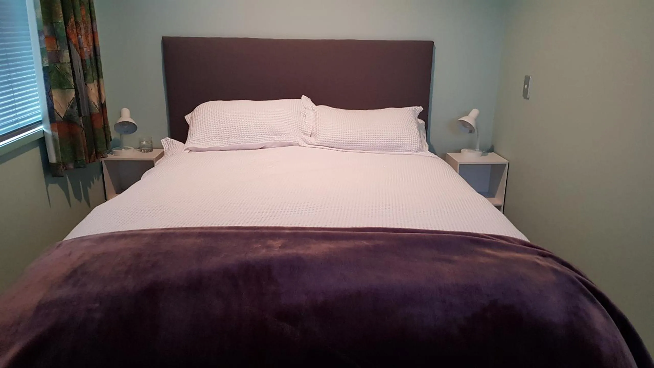 Bed in K'orca Cottage by the Sea