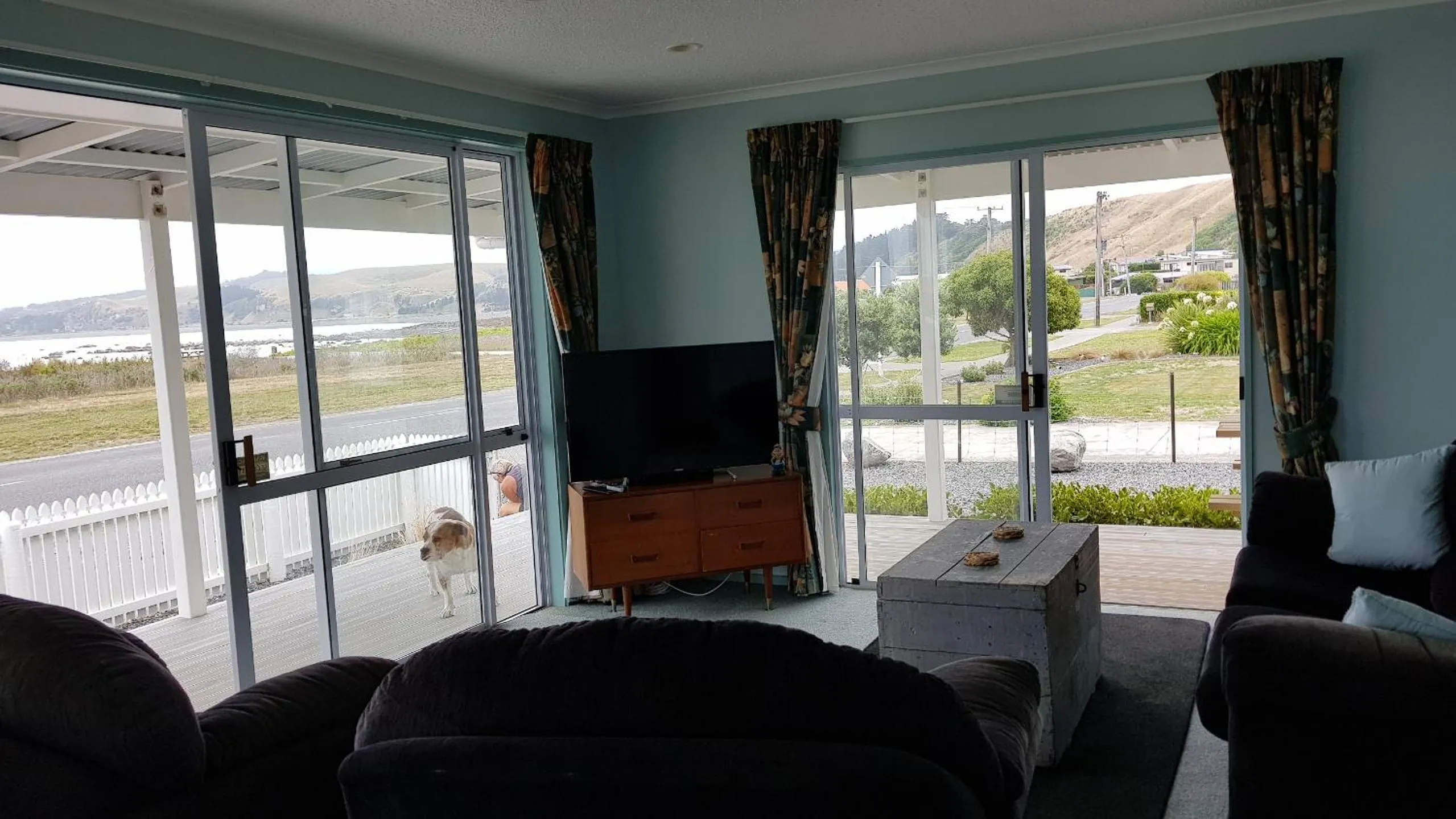 Mountain view in K'orca Cottage by the Sea