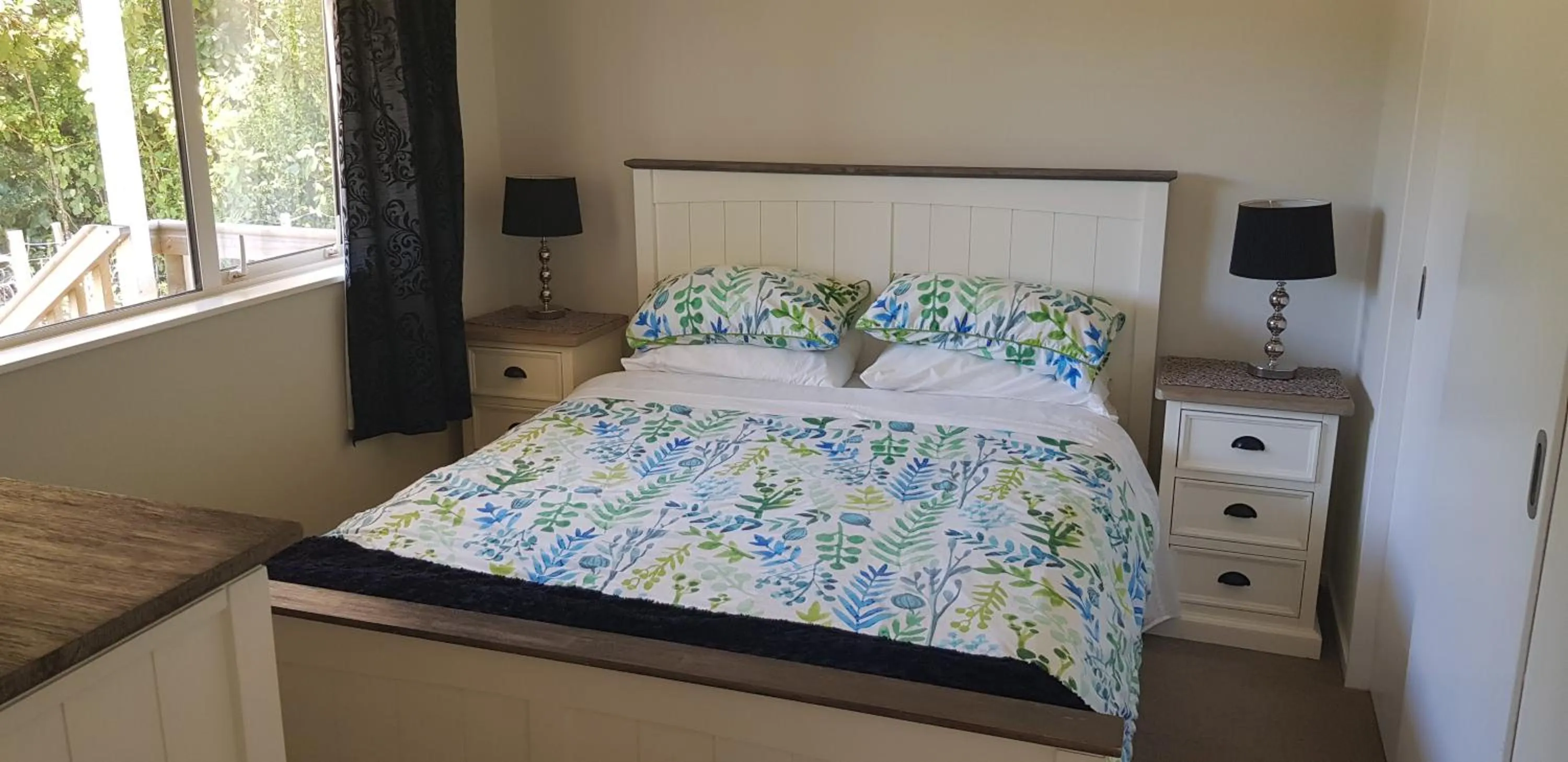 Bedroom, Bed in Incline Cottage