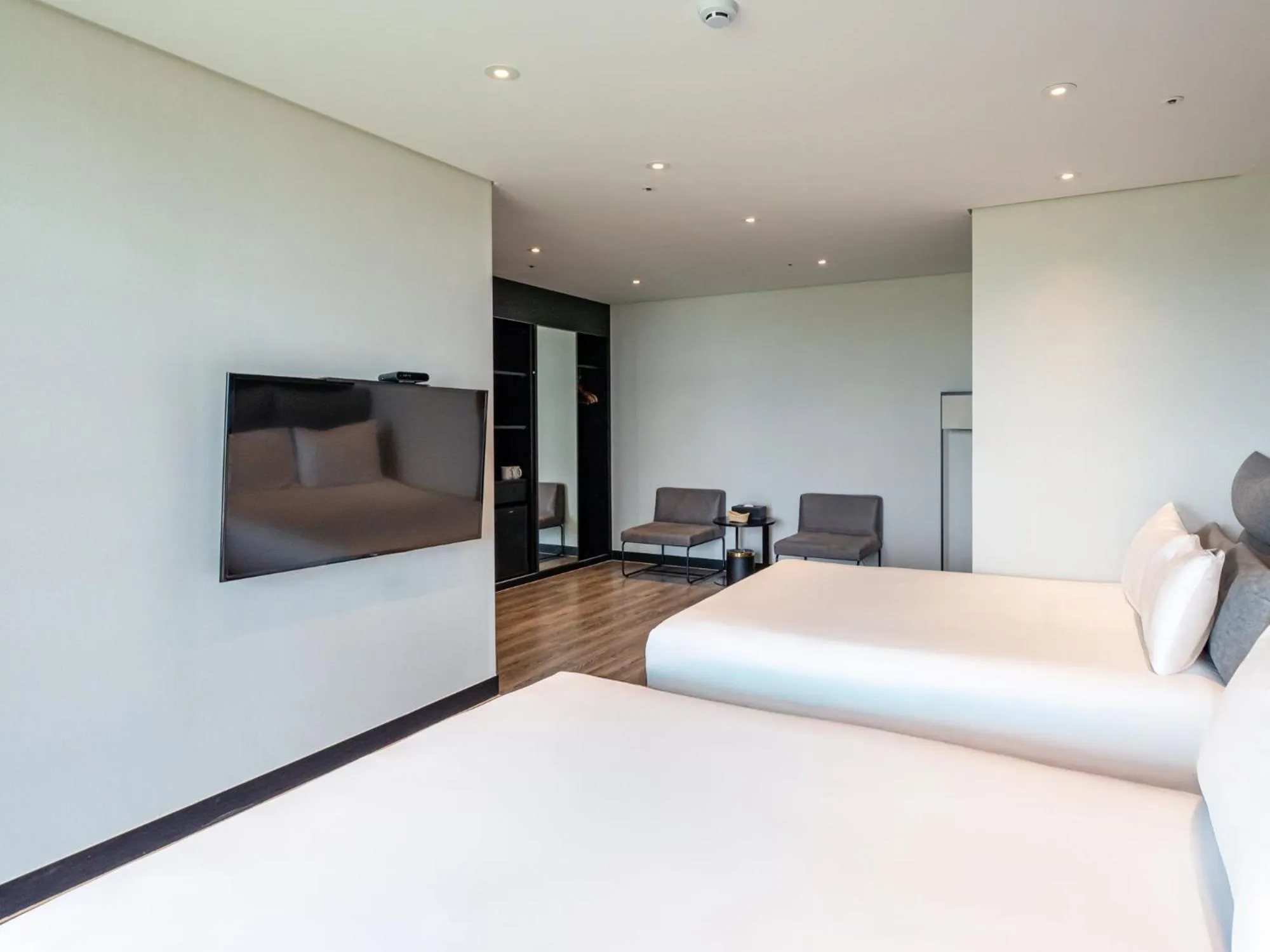 Bedroom, Bed in Jeju Attirance Hotel & poolvilla