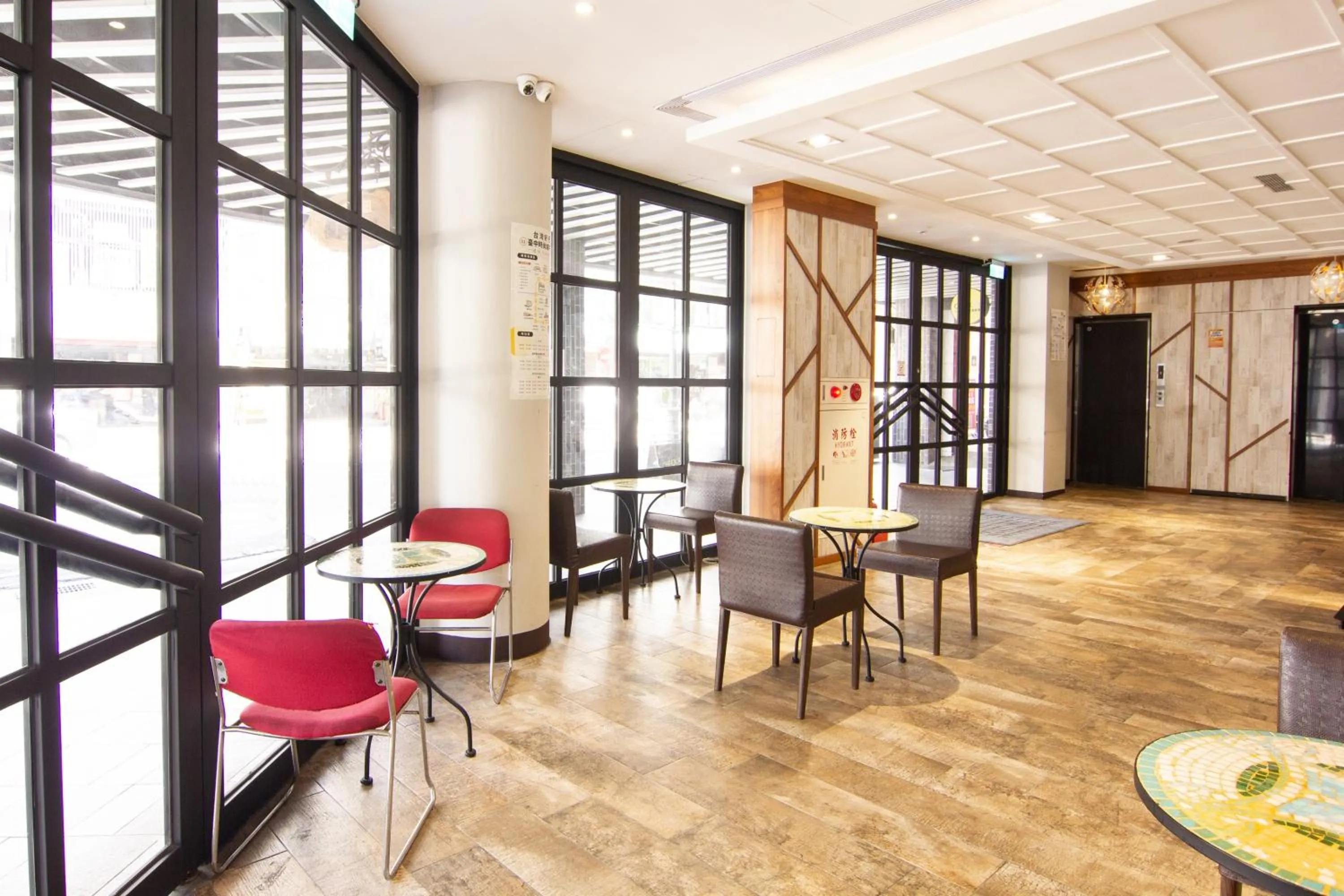 Lounge or bar in CHECK inn Taichung Ziyou