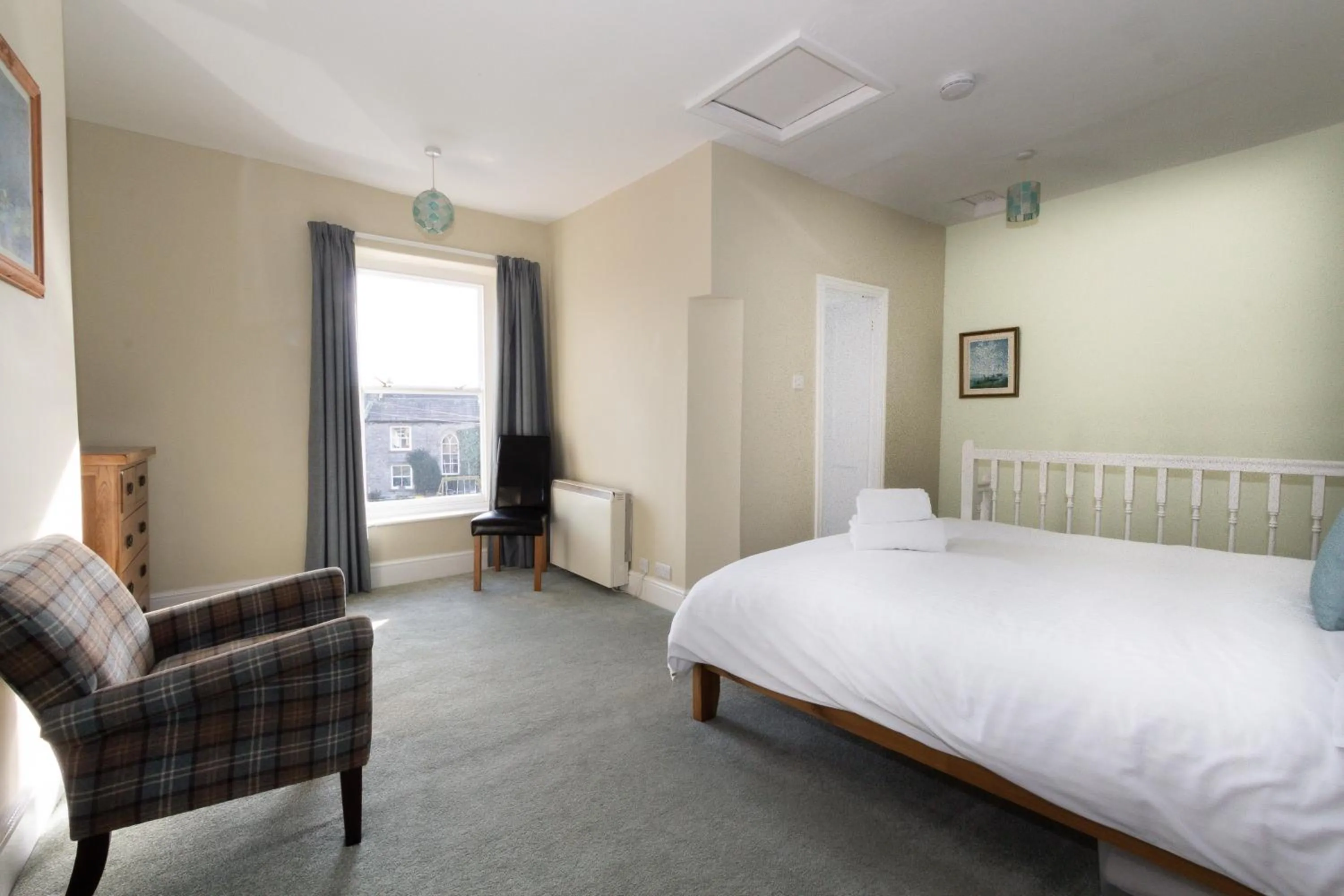 Bed in The Wheatsheaf Inn