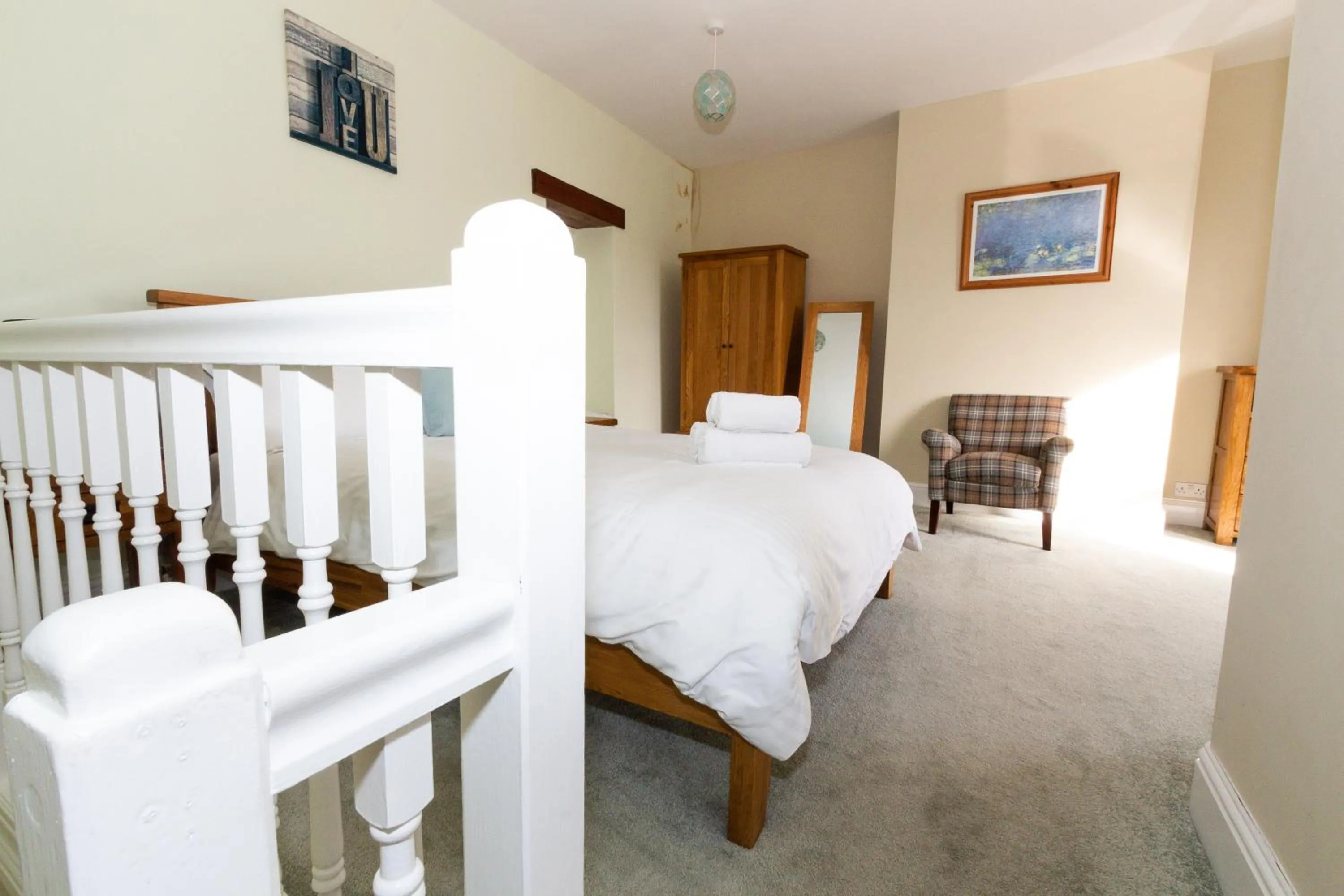 Bed in The Wheatsheaf Inn