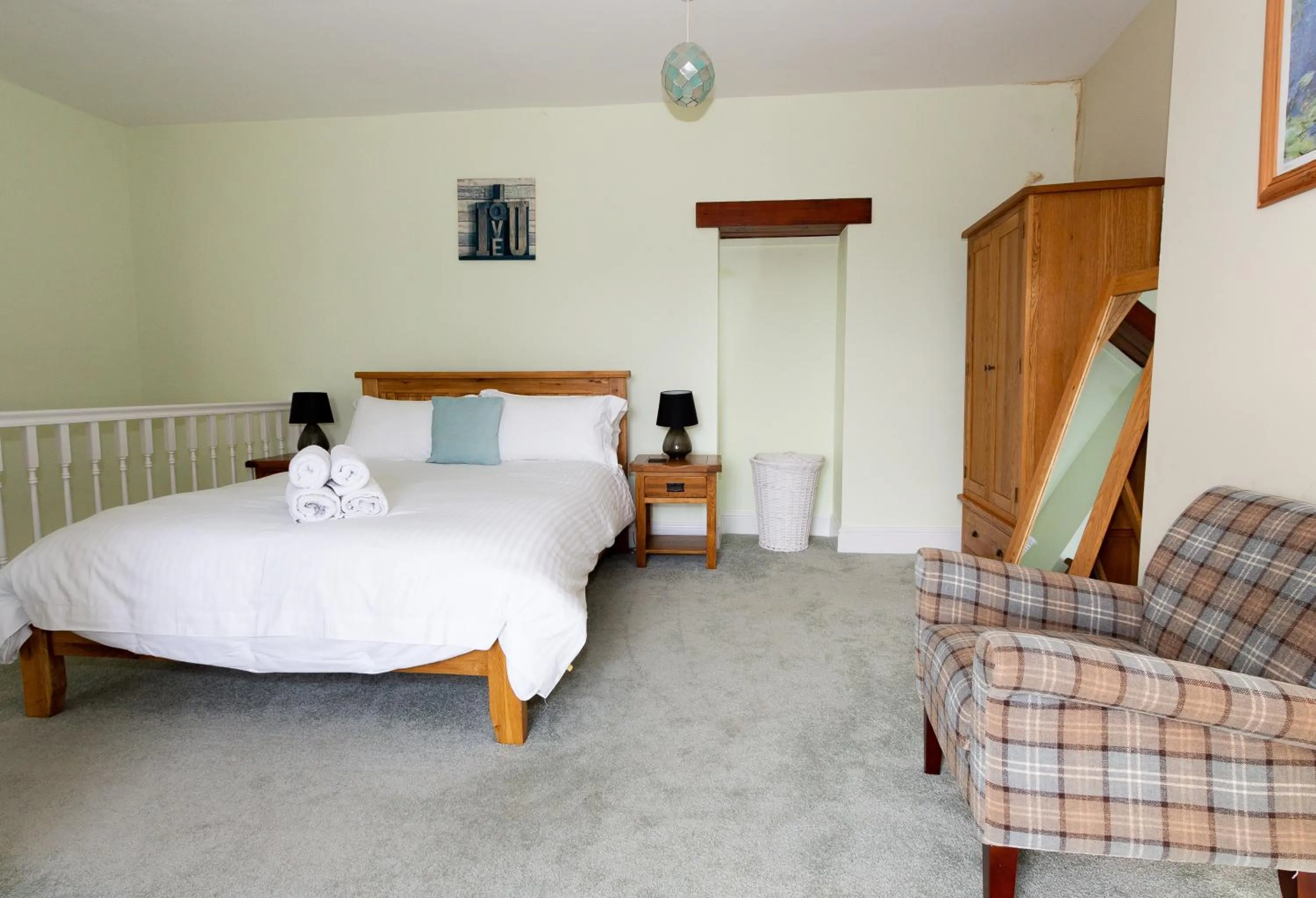 Bed in The Wheatsheaf Inn