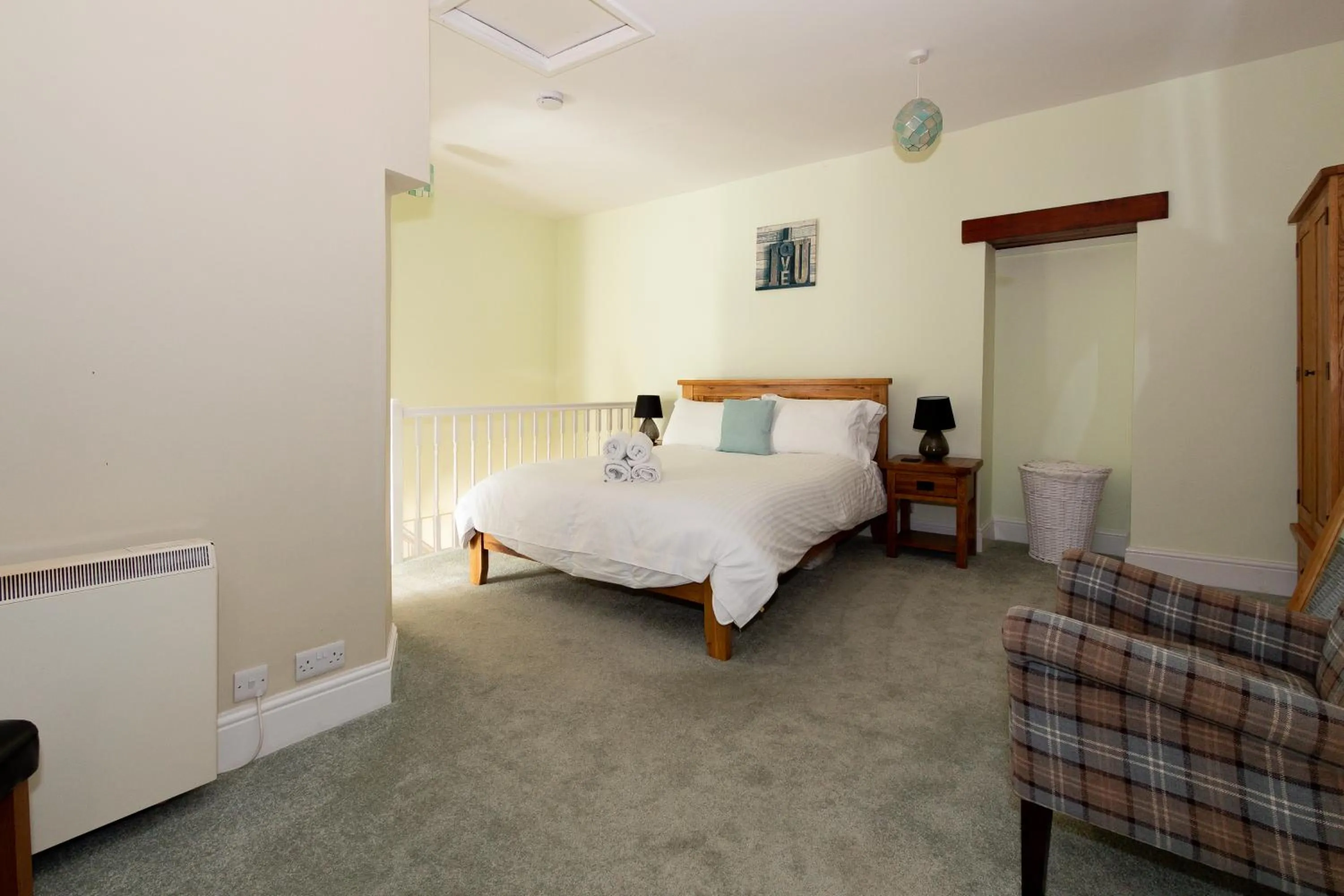 Bed in The Wheatsheaf Inn