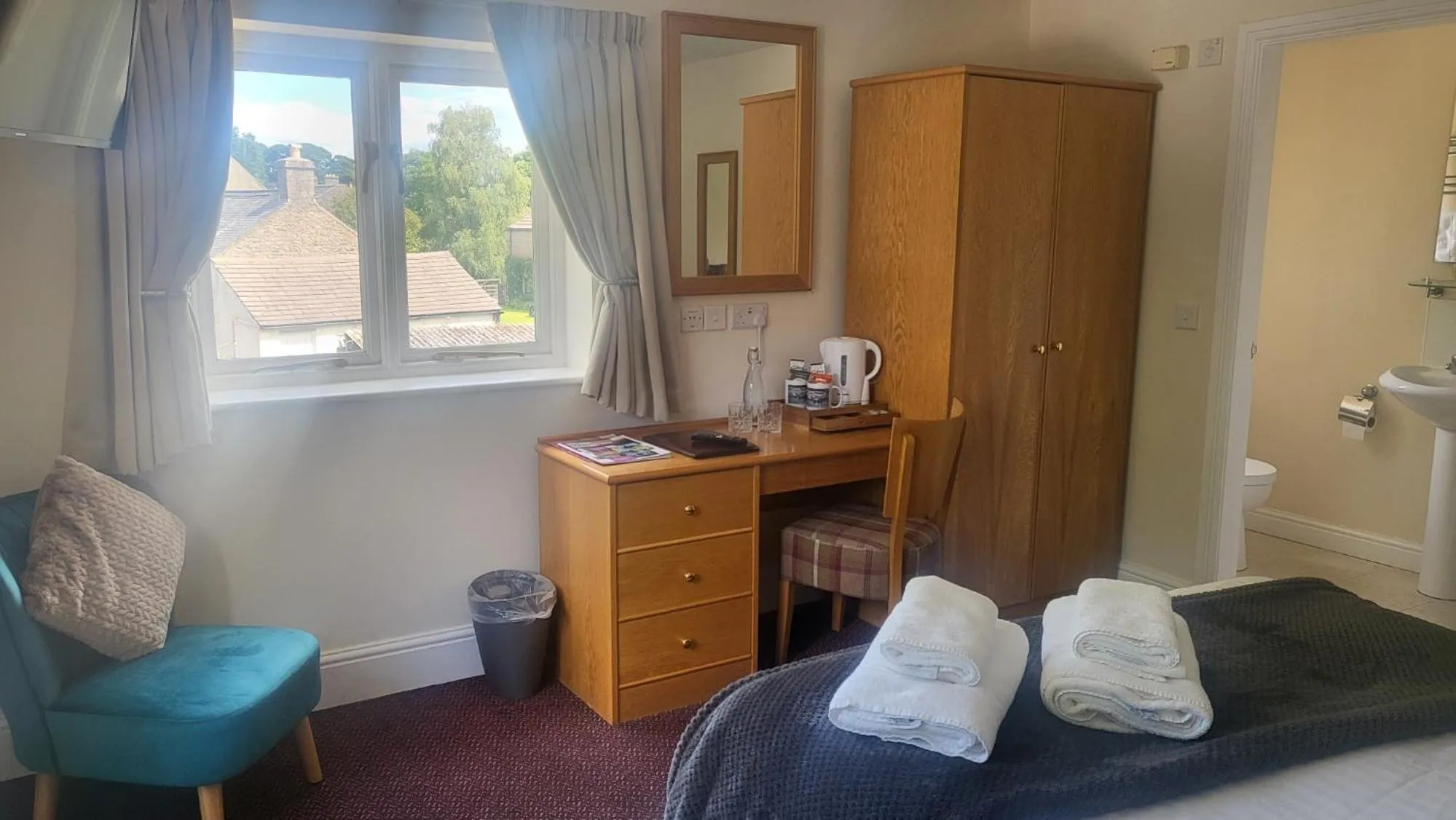 Bed in The Wheatsheaf Inn