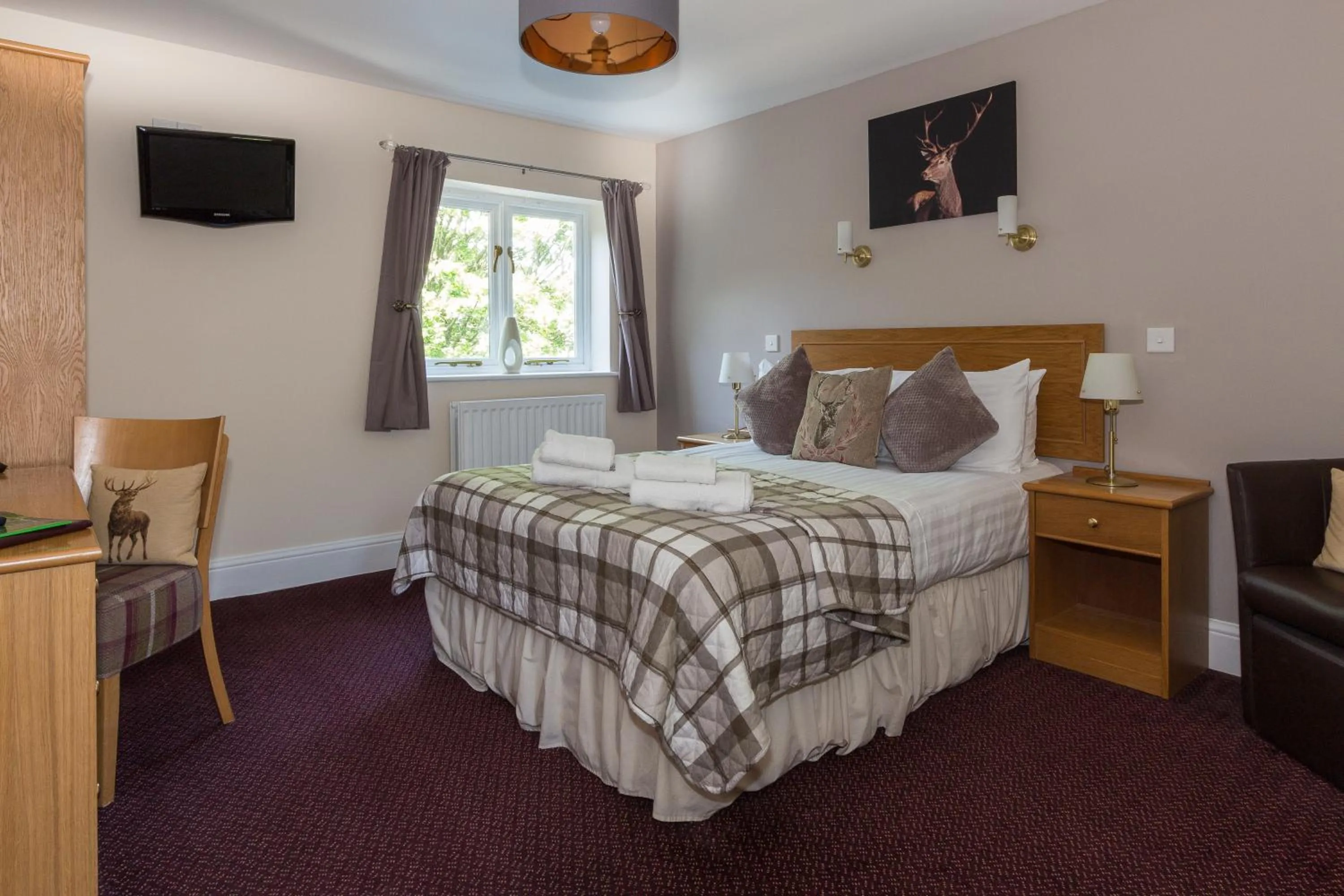 Bed in The Wheatsheaf Inn