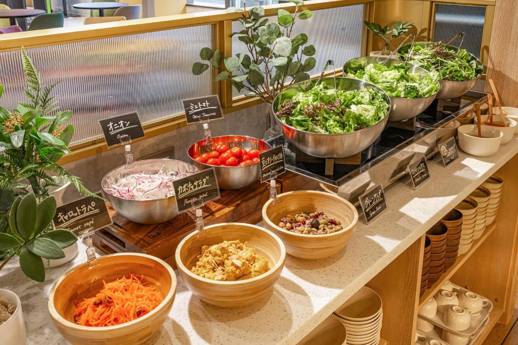 Restaurant/places to eat in Holiday Inn & Suites Shin Osaka by IHG