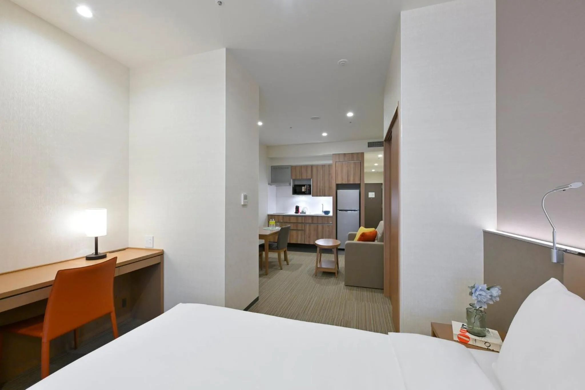 Photo of the whole room, Bed in Holiday Inn & Suites Shin Osaka by IHG