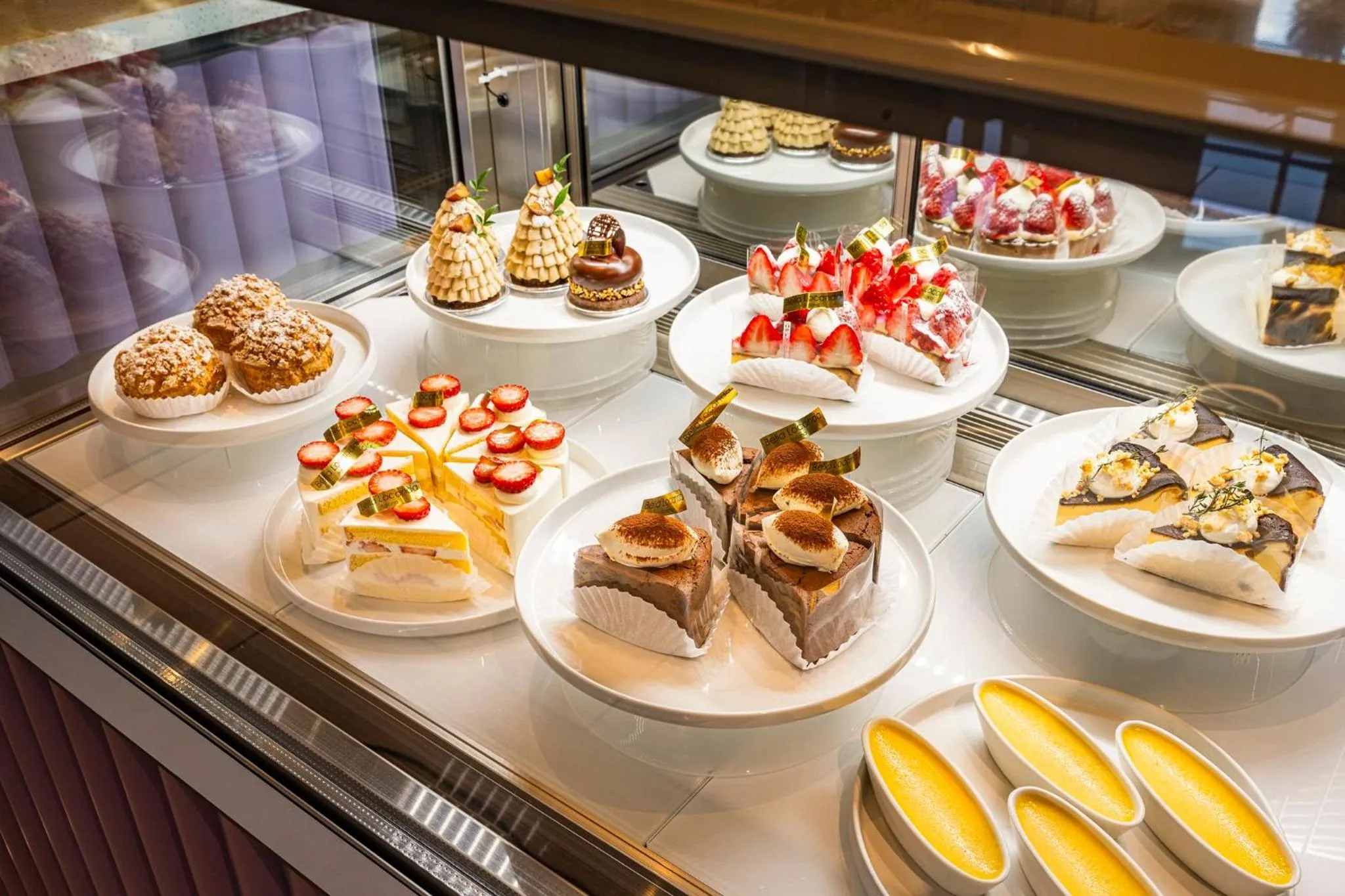 Restaurant/places to eat in Holiday Inn & Suites Shin Osaka by IHG