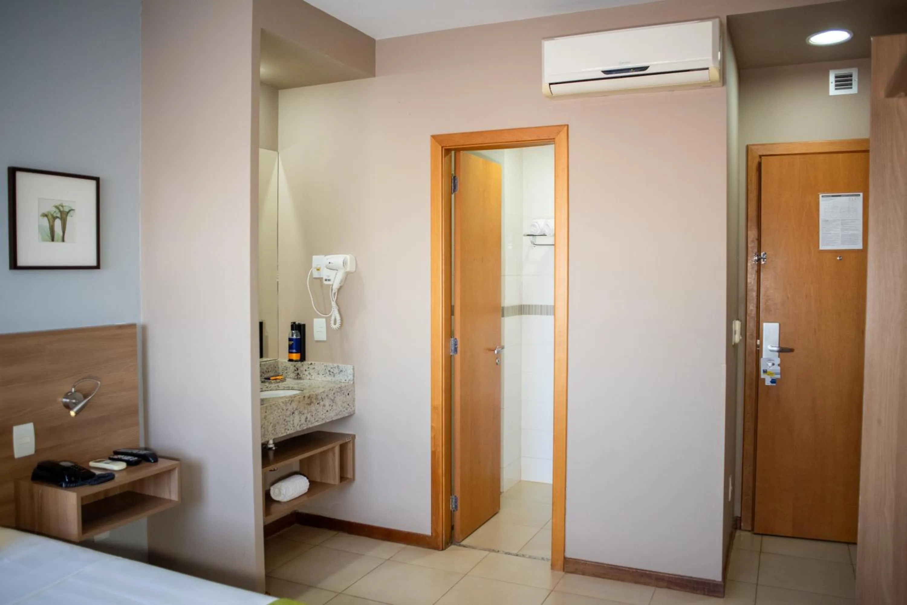 Bedroom, Bed in Comfort Hotel Sertãozinho