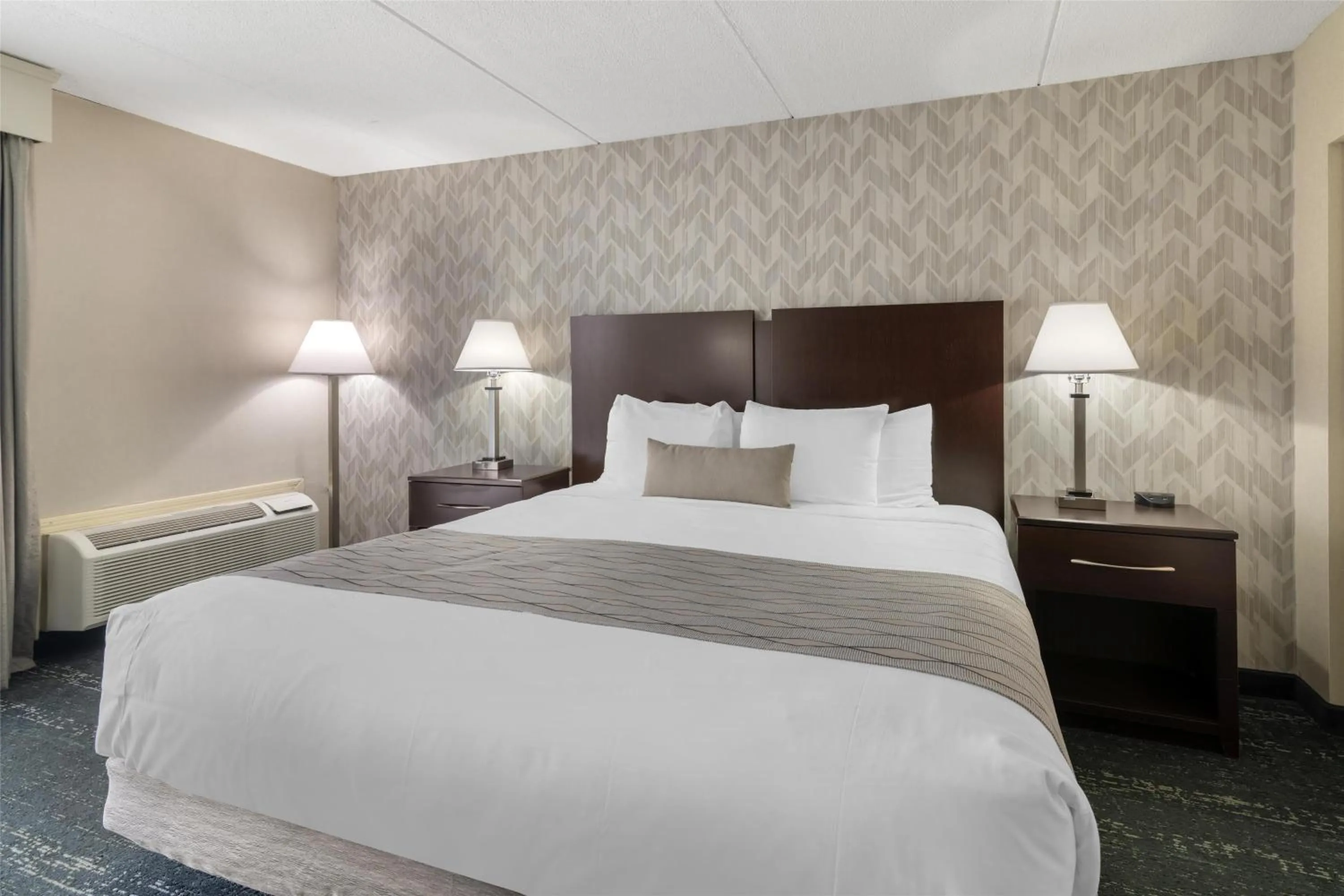 Bedroom, Bed in Best Western Plus Keene Hotel