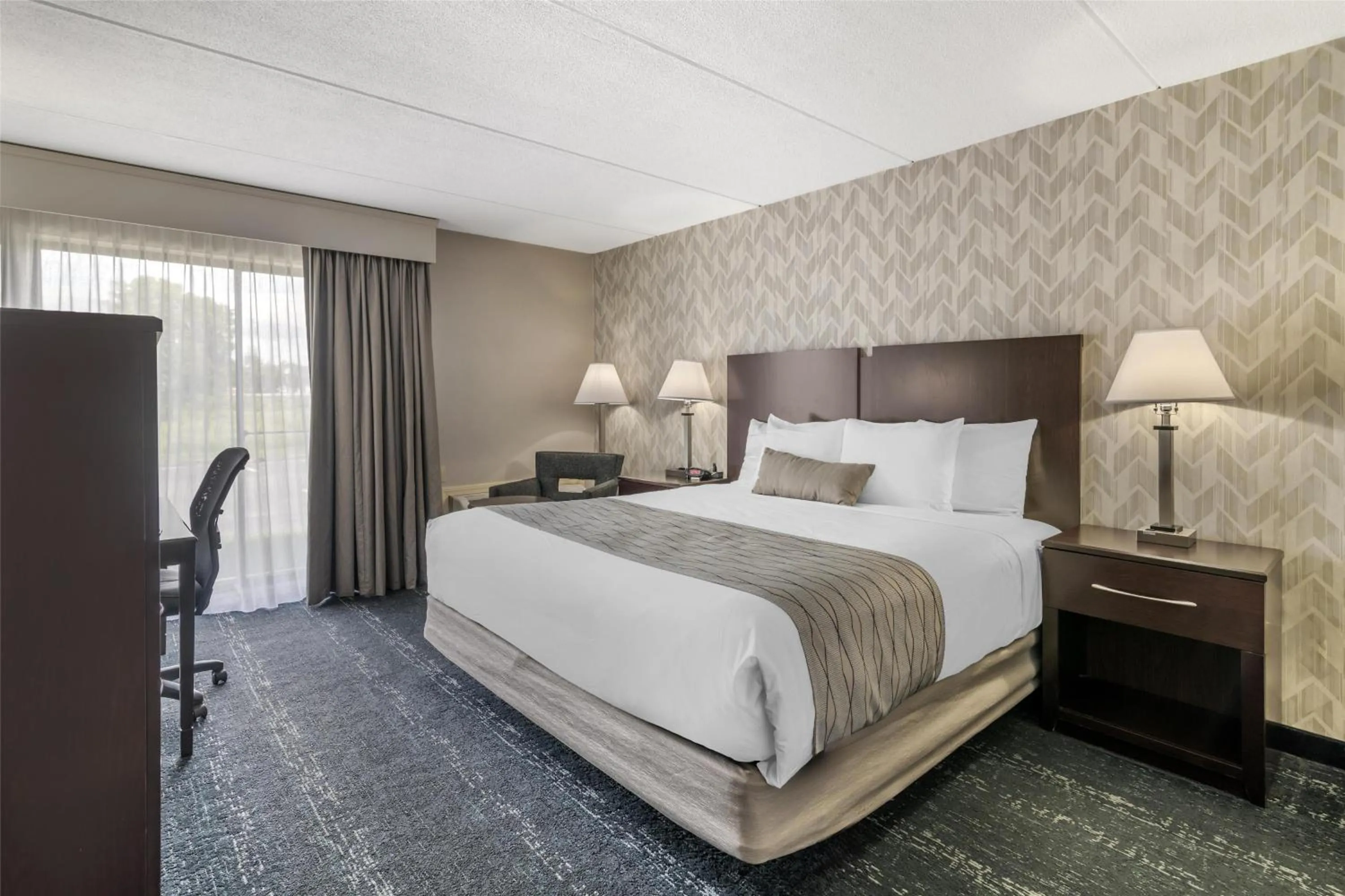 Bedroom, Bed in Best Western Plus Keene Hotel