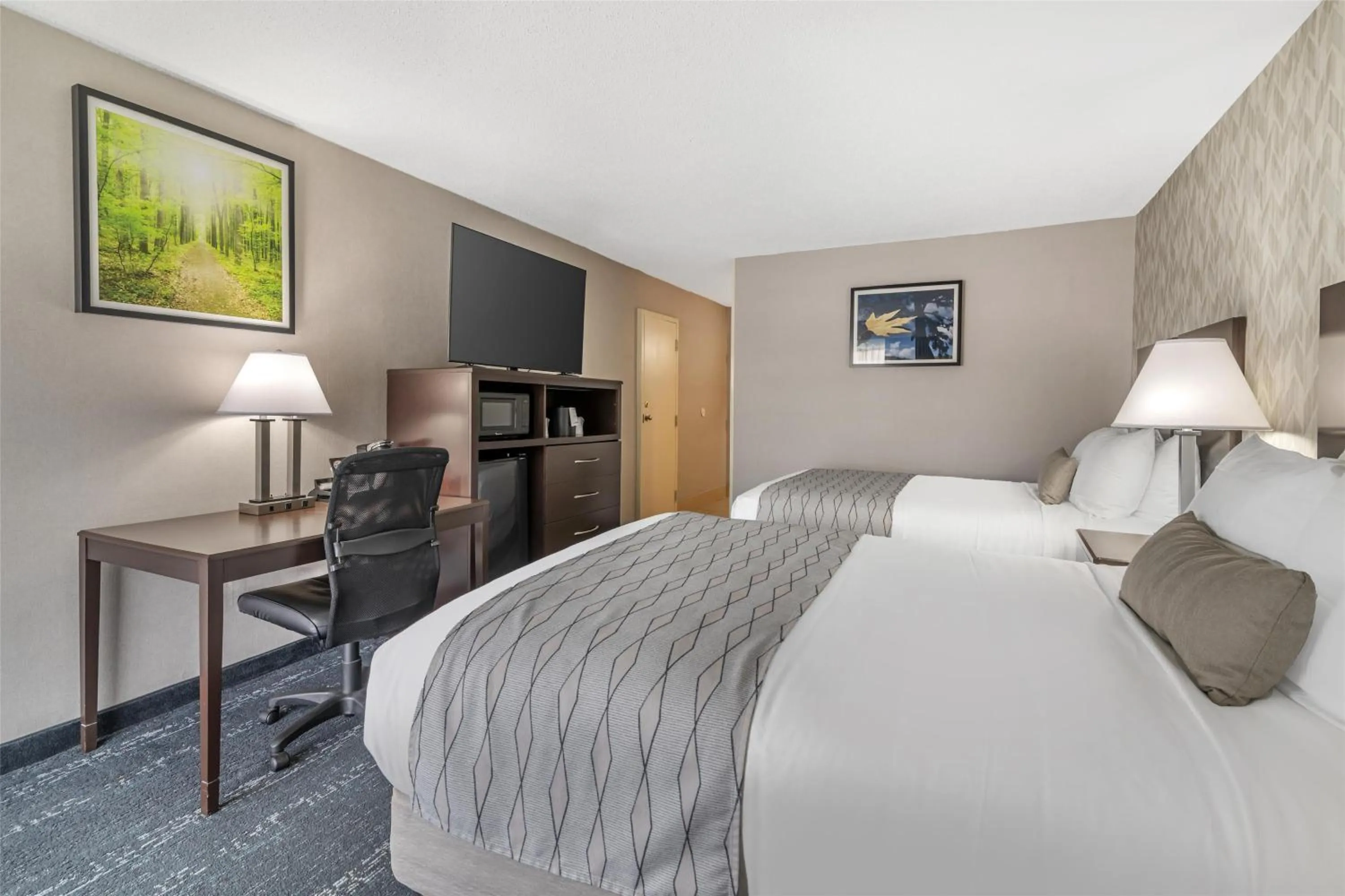 Bedroom, Bed in Best Western Plus Keene Hotel