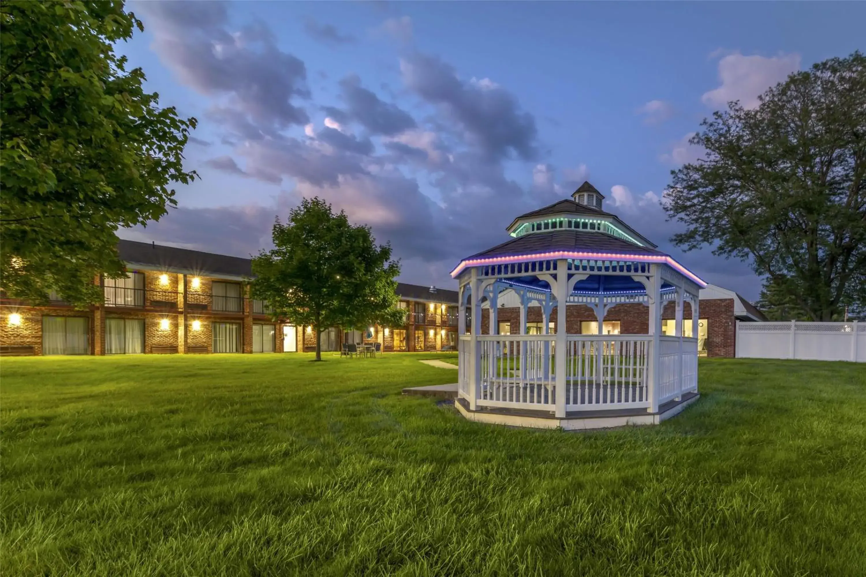 Property building in Best Western Plus Keene Hotel Property building in Best Western Plus Keene Hotel