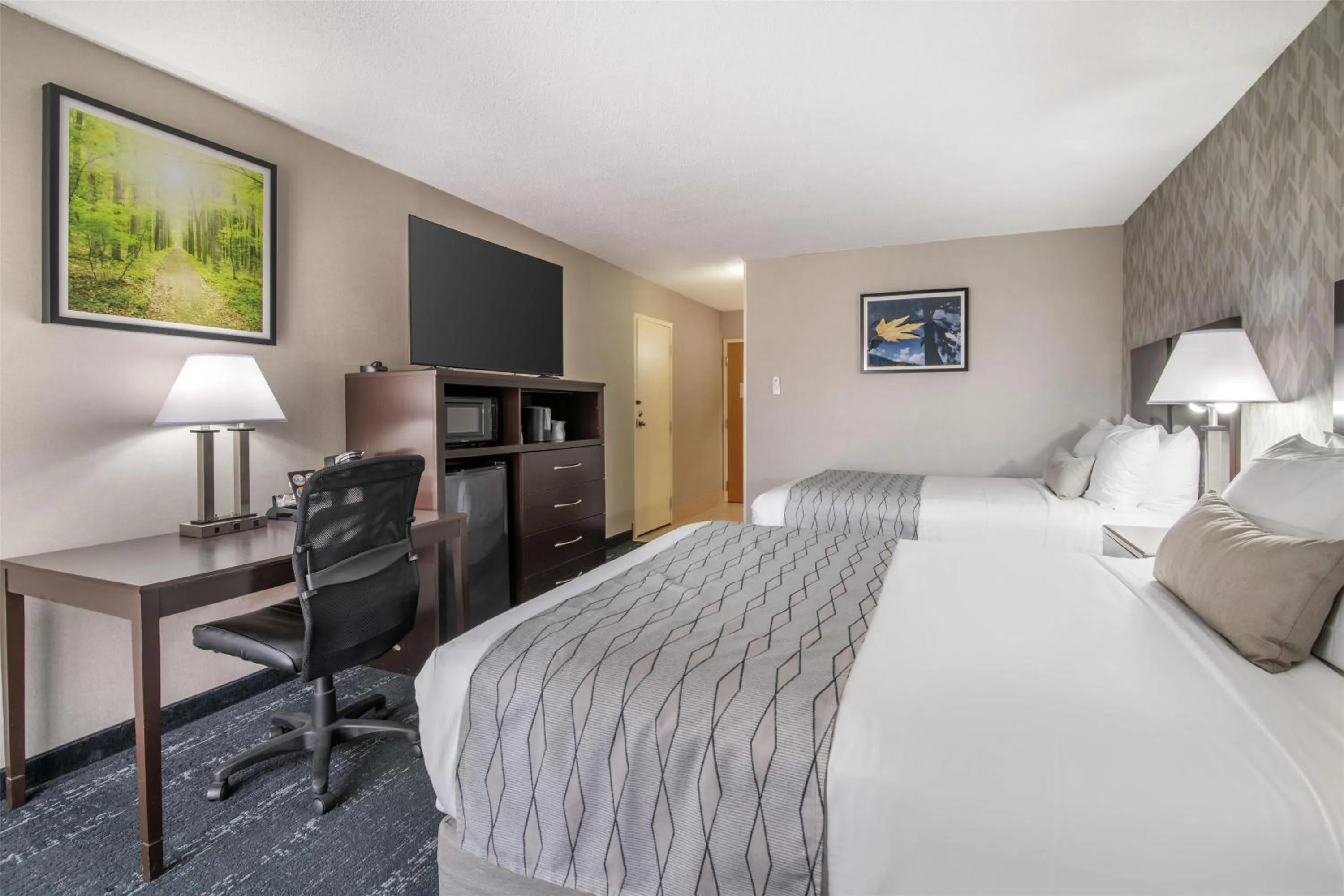 Bedroom, Bed in Best Western Plus Keene Hotel