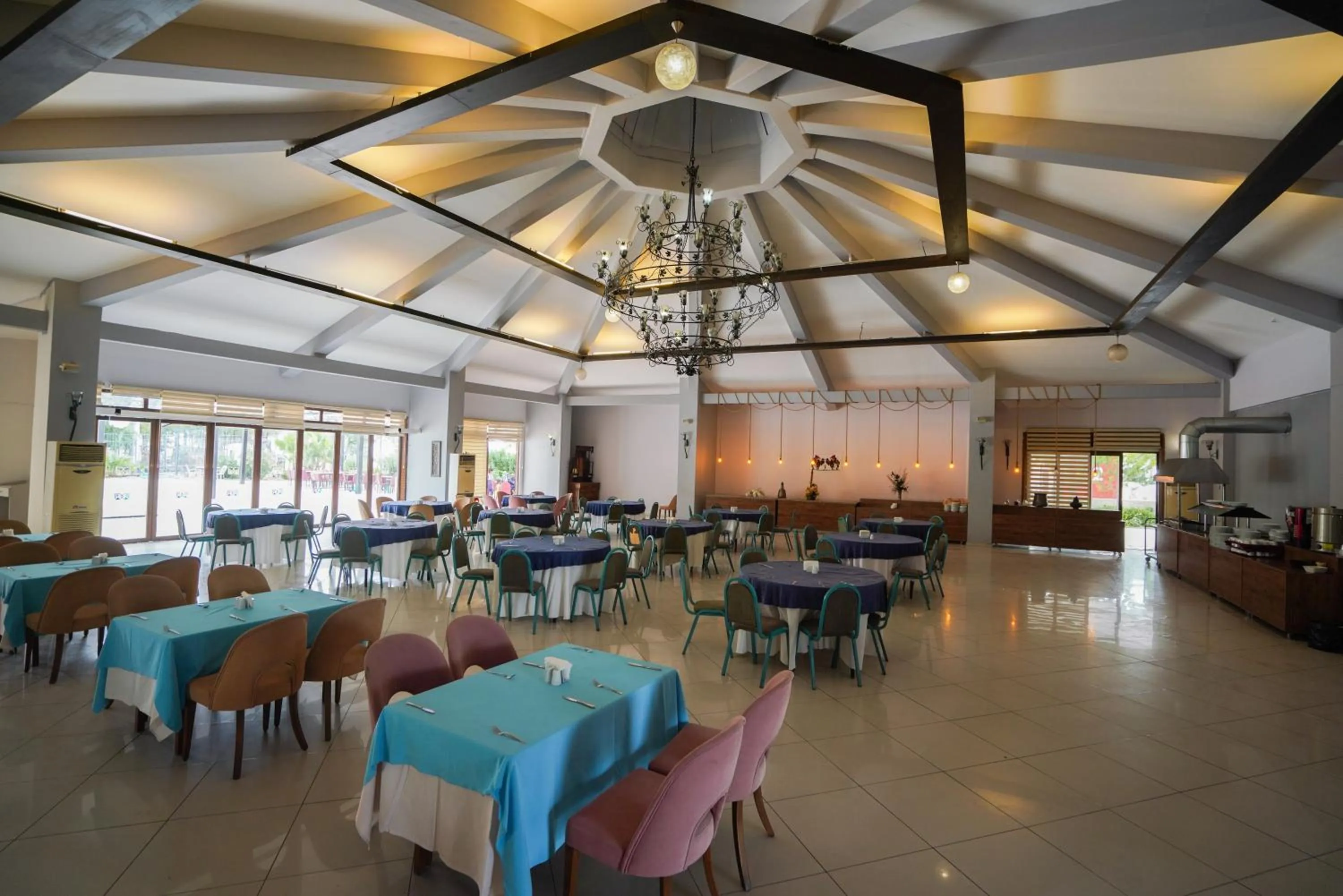 Restaurant/places to eat in Halıcı Hotel Resort & SPA