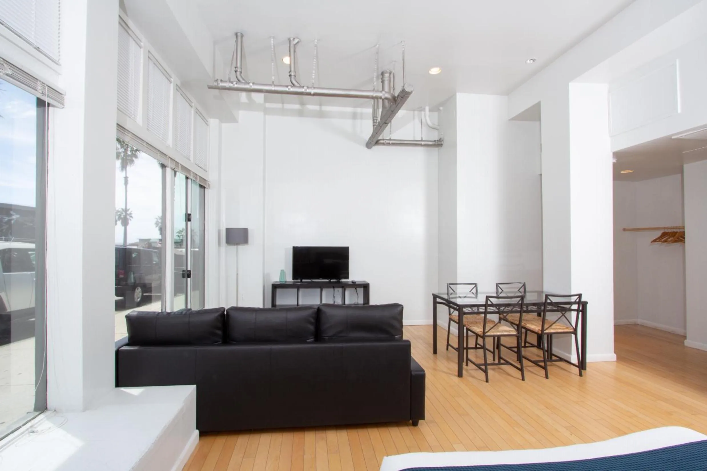 AIR Venice on the Beach